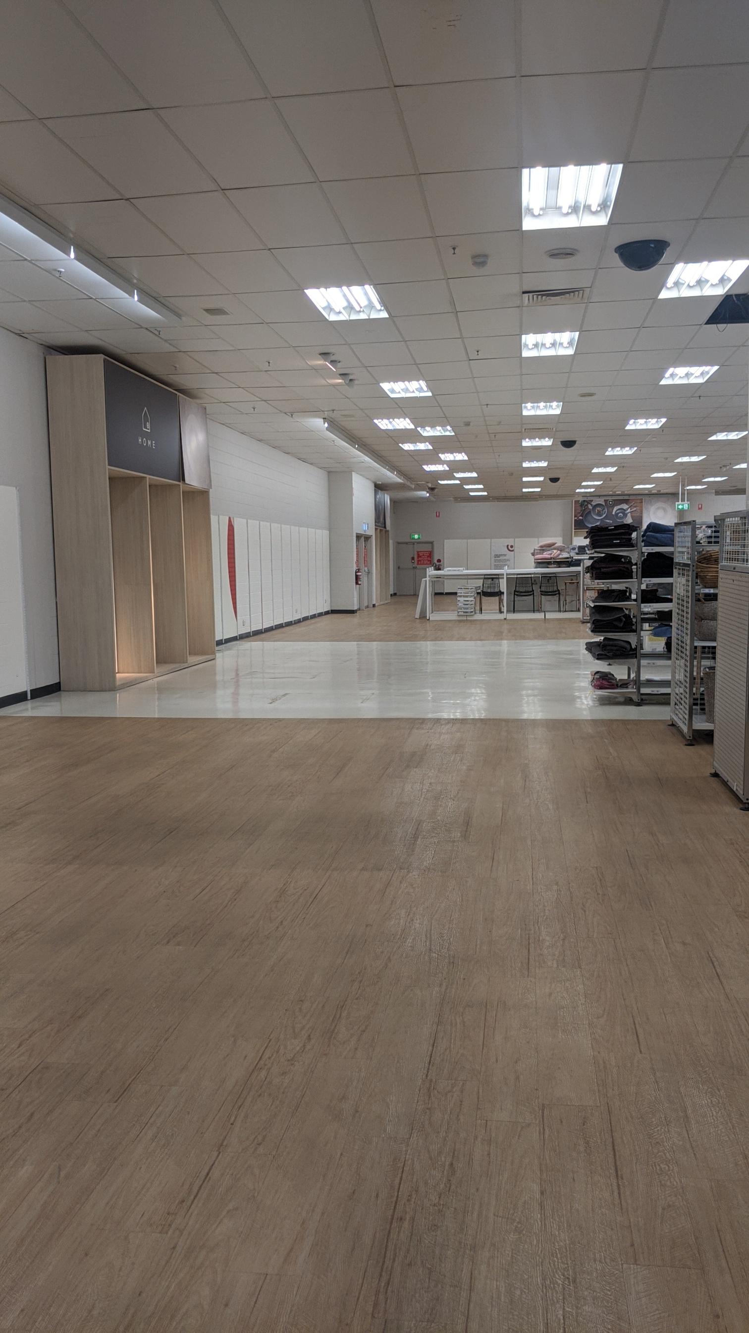 I took this photo at a closing store near me. r/Weirdlyfamiliar