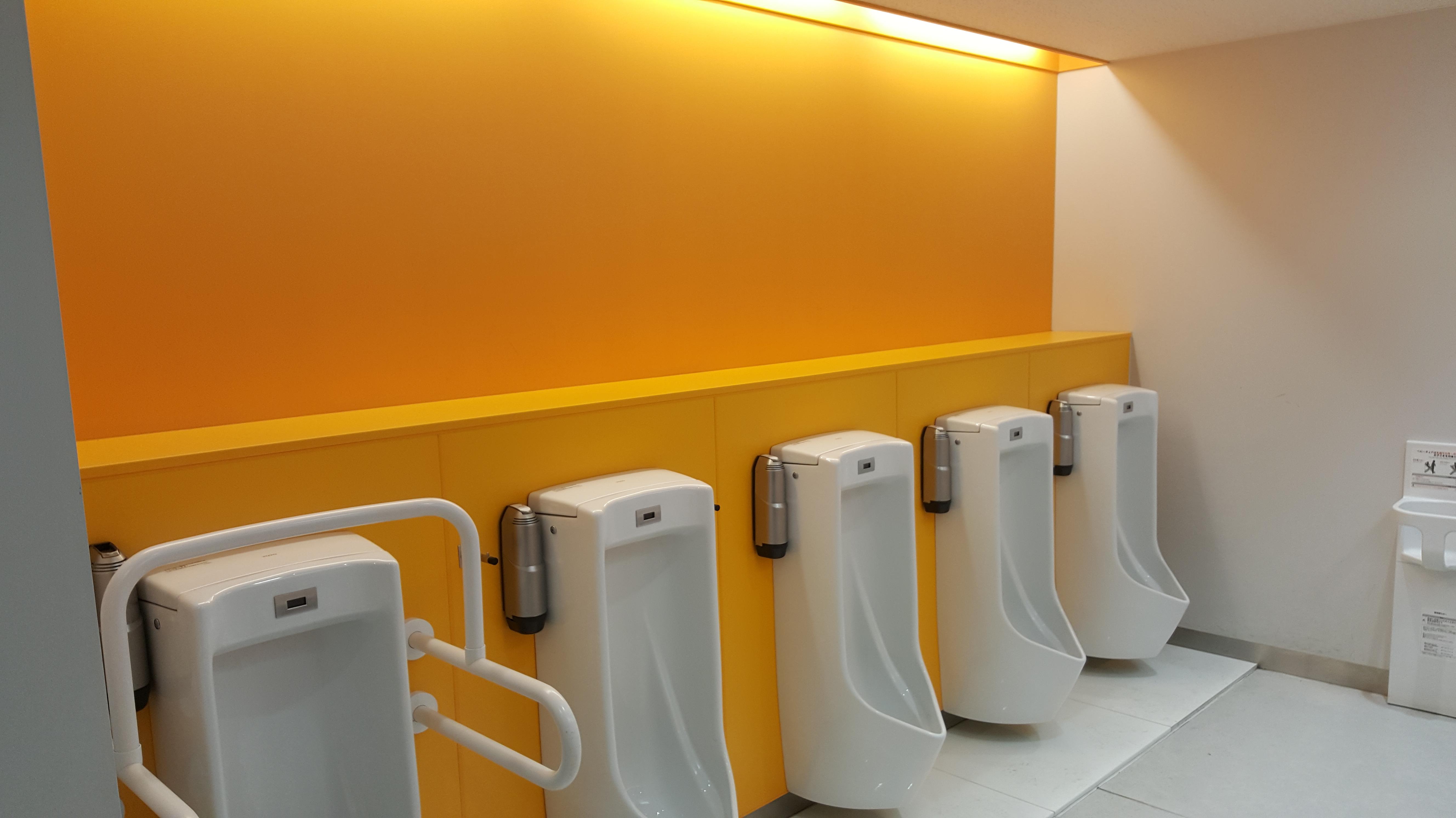 This toilet in the Tokyo airport looks like a room in Mirror's Edge