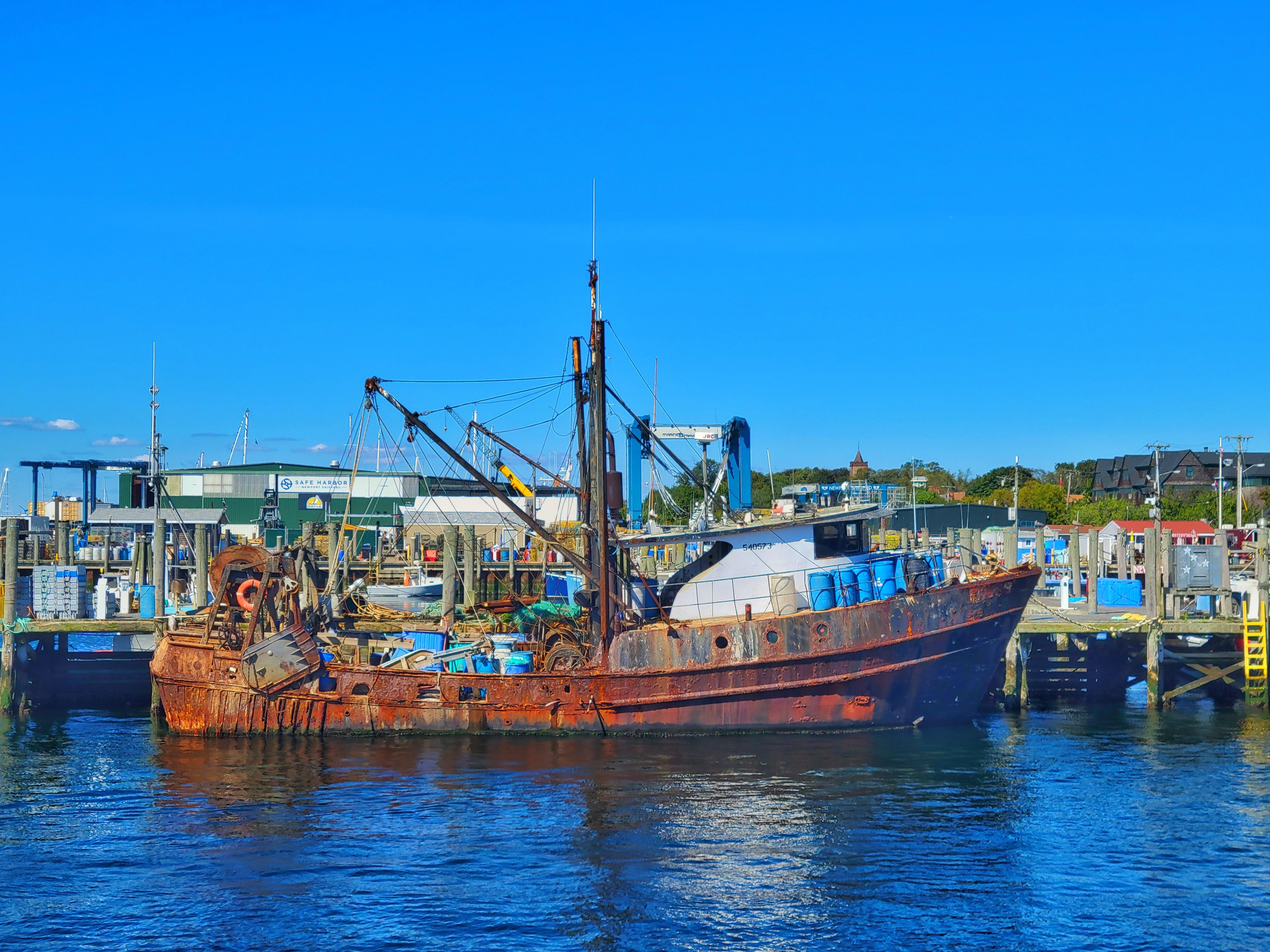 Rusty lobster boat and its still floating.. r/boating