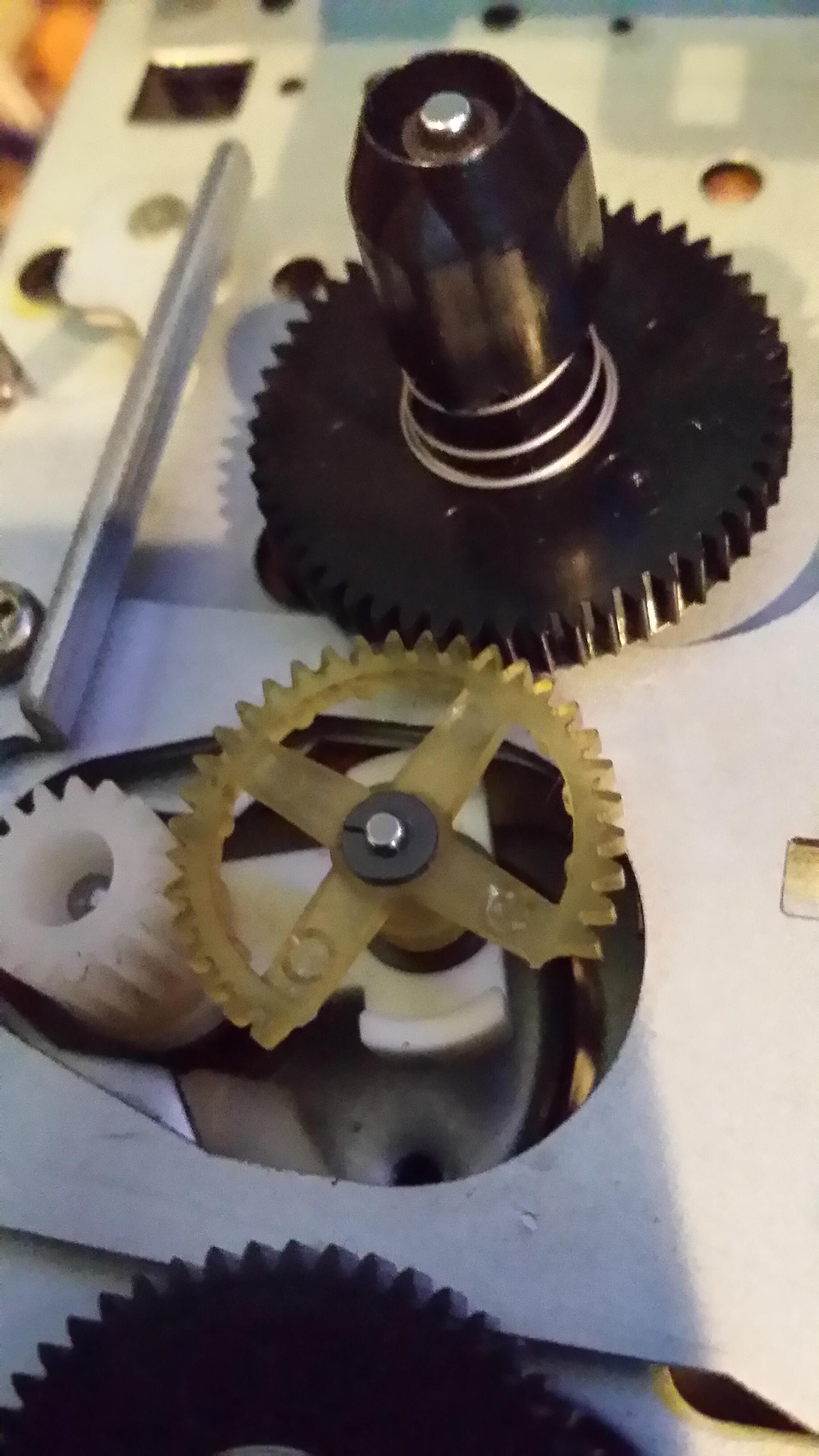 HALP! Mechanical advice needed. How to remove this split washer? r