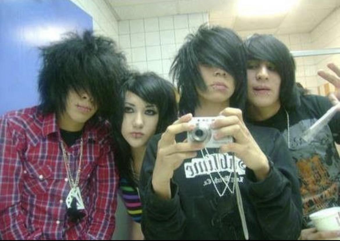 Emo teens in the midlate 2000s r/nostalgia