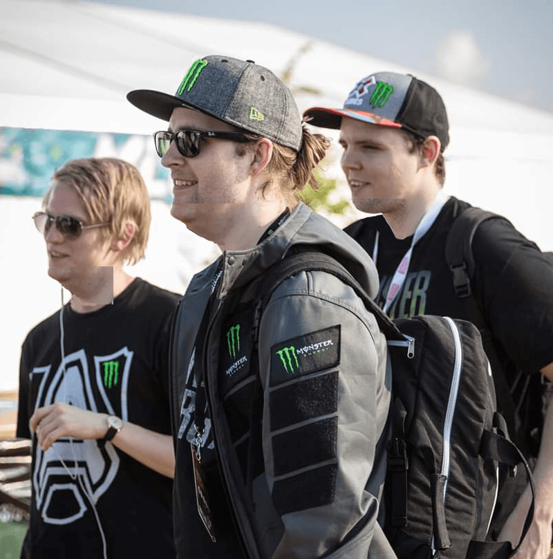 [LEAKED!!!] THIS IS THE REAL ALLIANCE TEAM PHOTO r/AdmiralBulldog