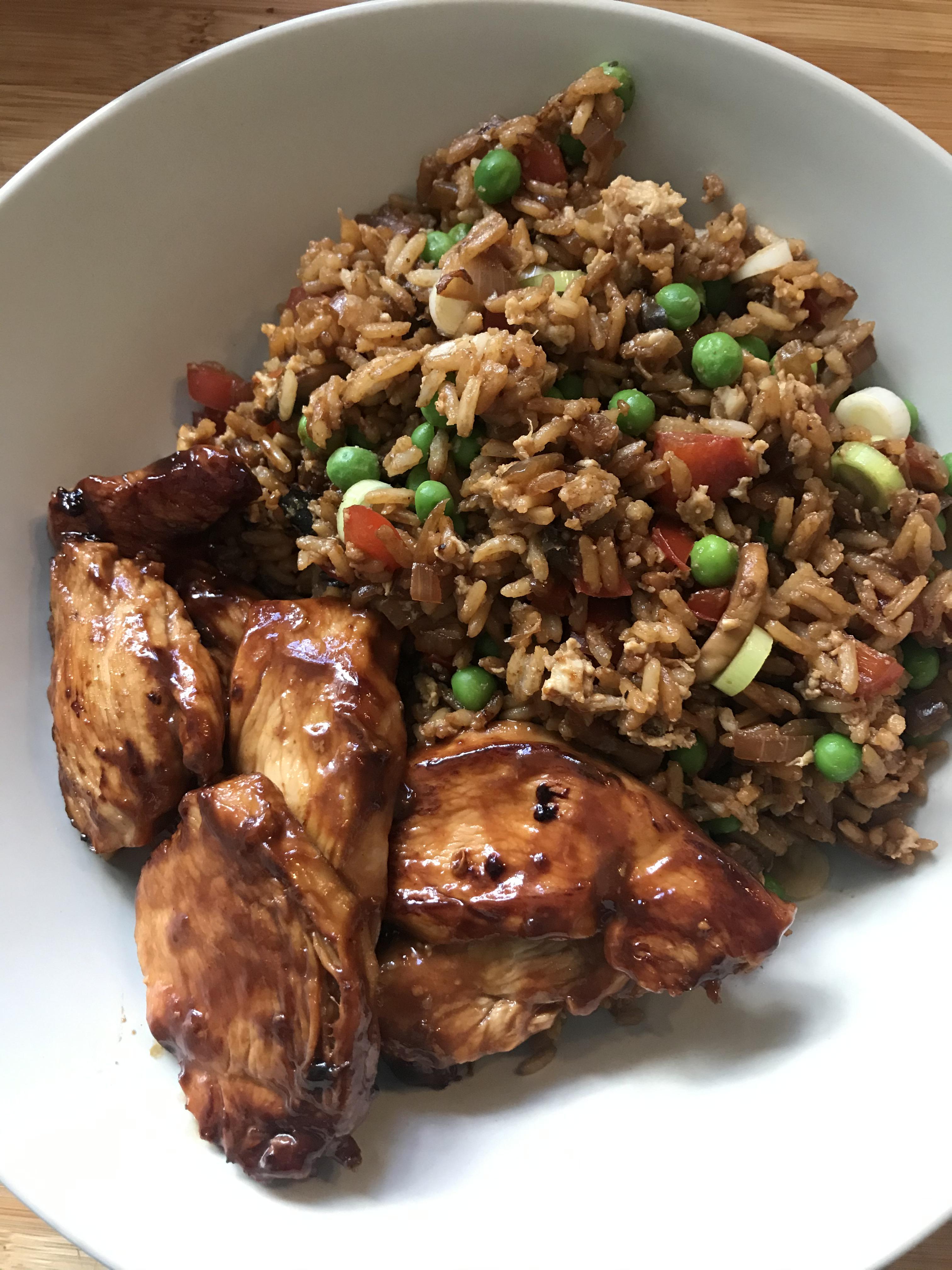 [Homemade] Vegetable fried rice with sticky teriyaki chicken r/food