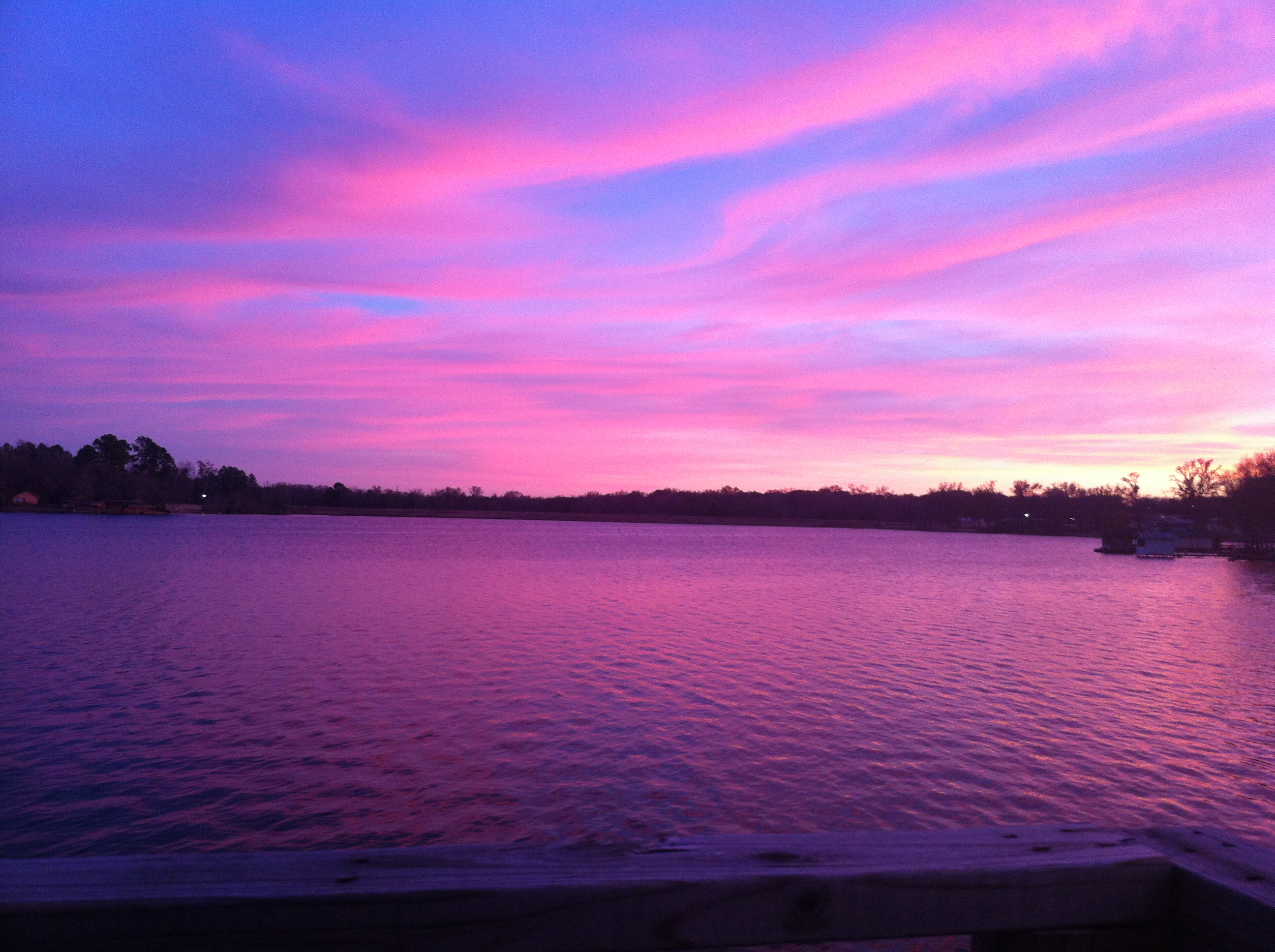 old photo off my phone of Callender Lake, Texas r/SkyPorn