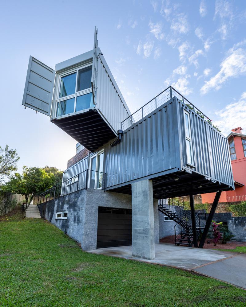 Casa Conteiner RD 350 sqm Shipping Container Home, Brazil r