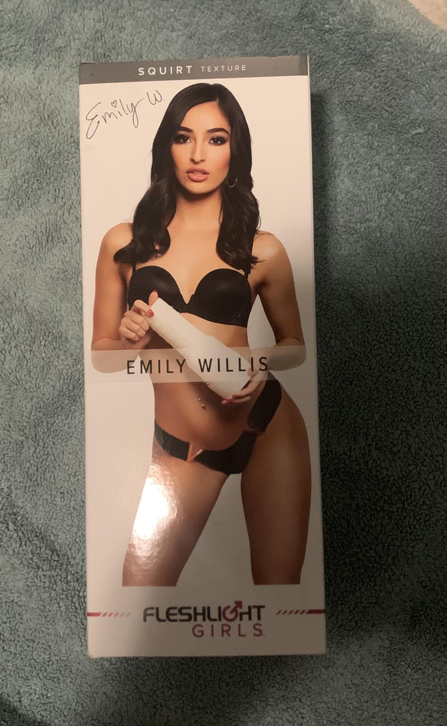 Finally got my Emily Willis Fleshlight!!!🤩 : fleshlight