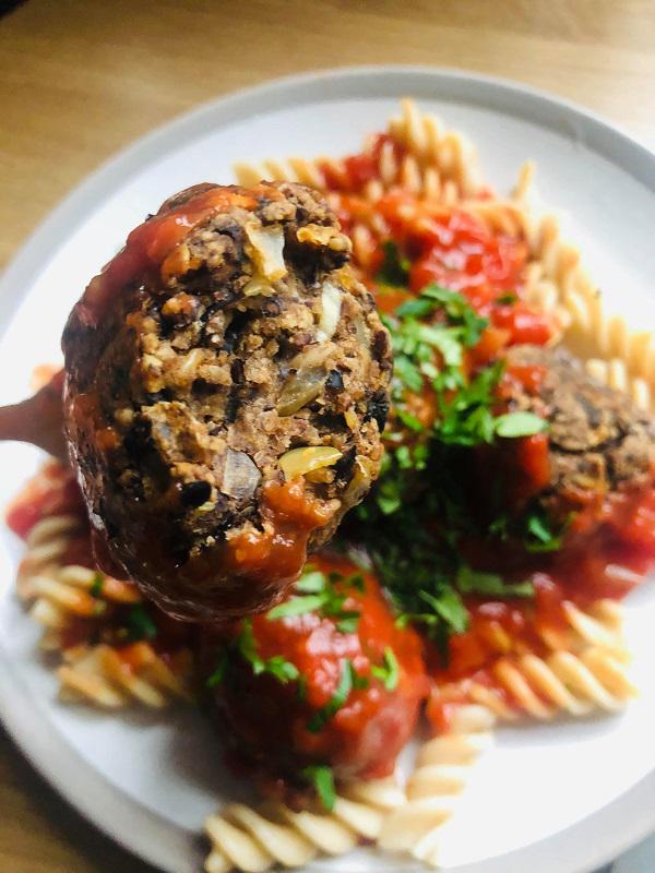 Healthy HighProtein Vegan 'Meatballs' link to recipe in comments