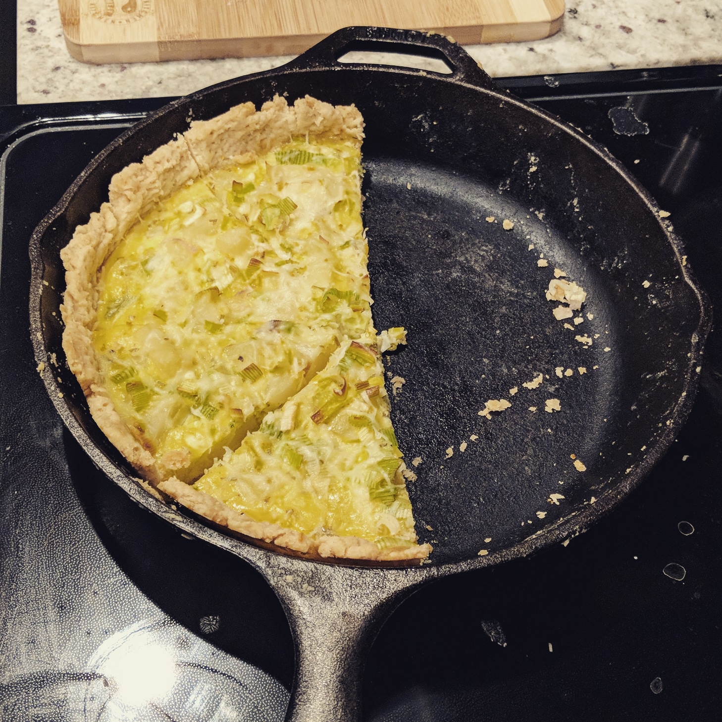 Potato, Leek, Rosemary, and Feta Quiche on a rainy Sunday r/castiron
