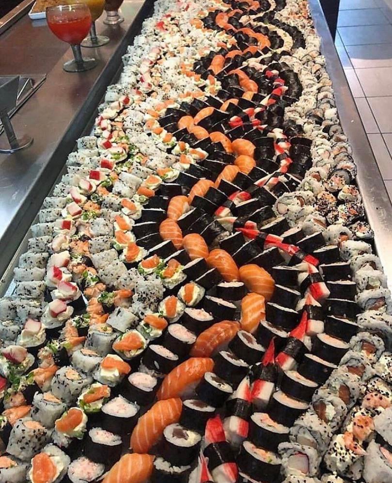 Beauitful sushi buffet 😍🍣💖 r/sushi