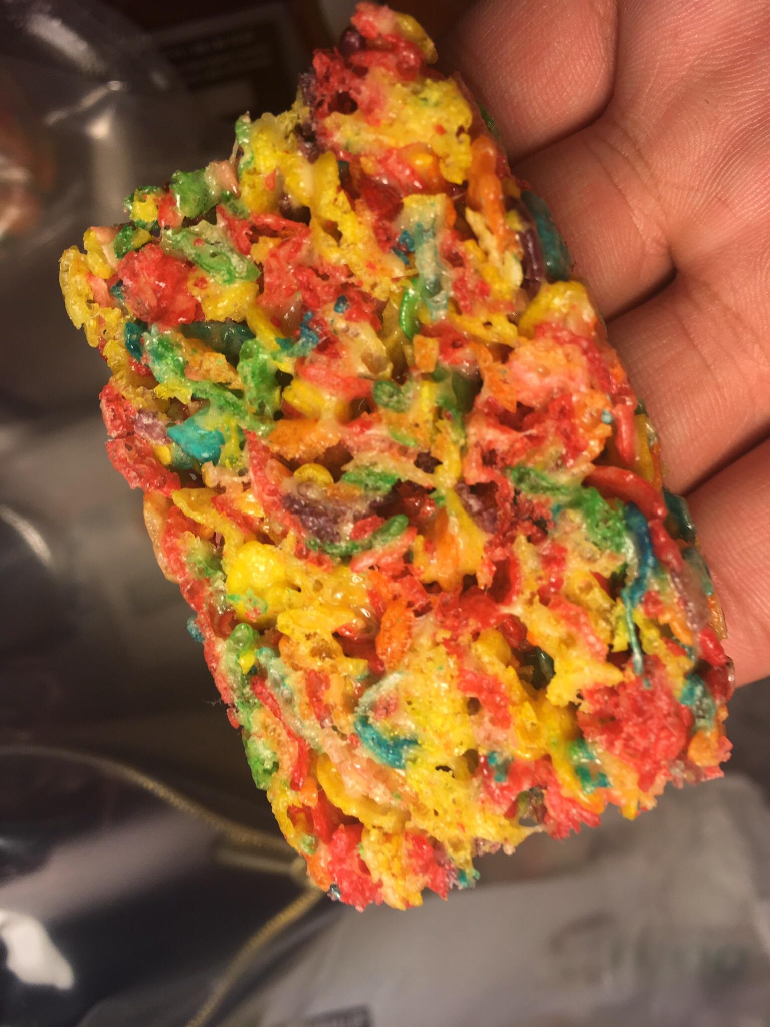 A 500mg Fruity Pebbles Edible all the way from Cali r/trees