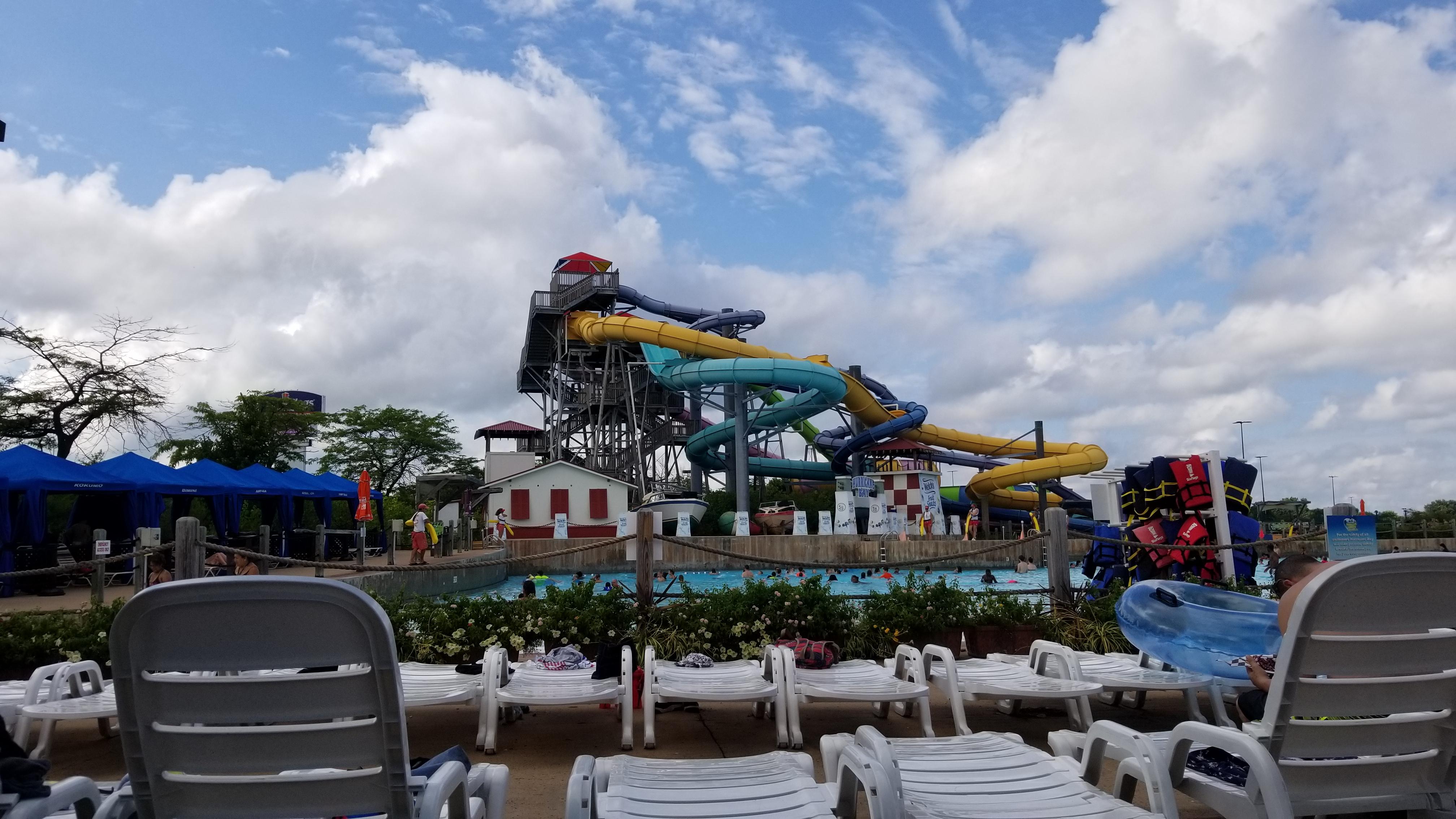Six Flags Great America Day 13! Water Park Visit And Coasters After