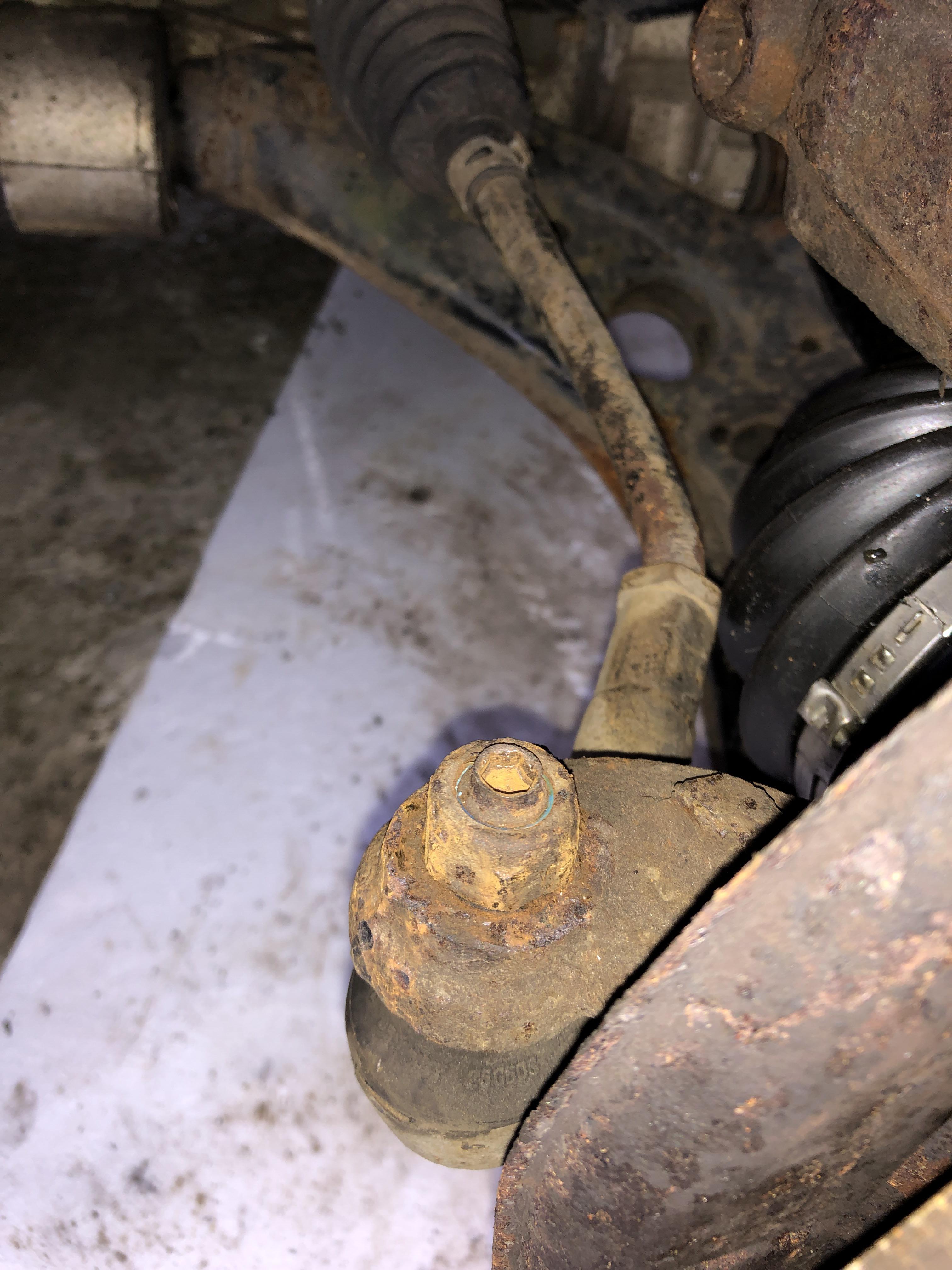 Changing inner and outer track rod as it’s bent. How do I get this nut