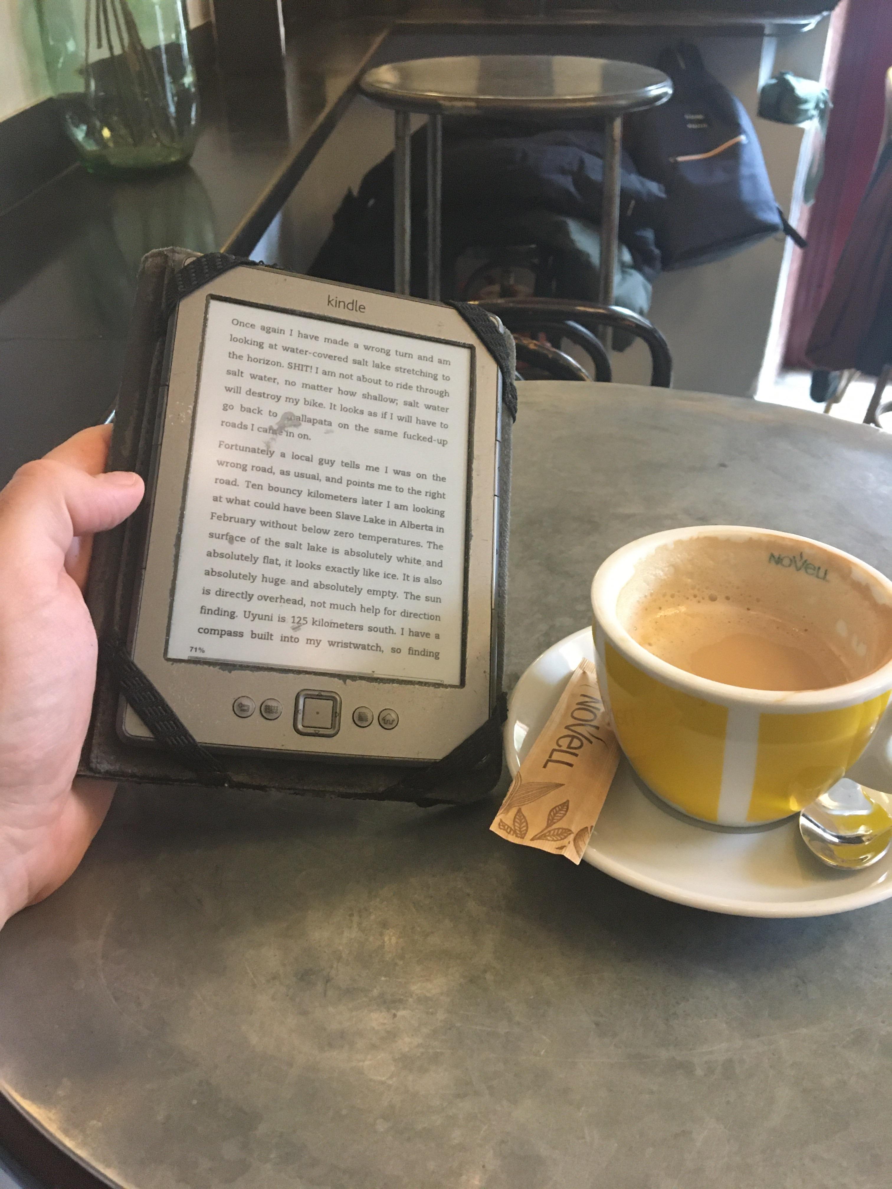 Loving the page turning buttons on the old Kindles r/kindle