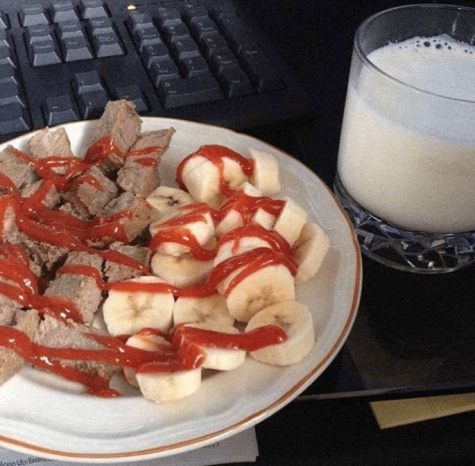 beef banana with ketchup and milk😋 r/shittyfoodporn
