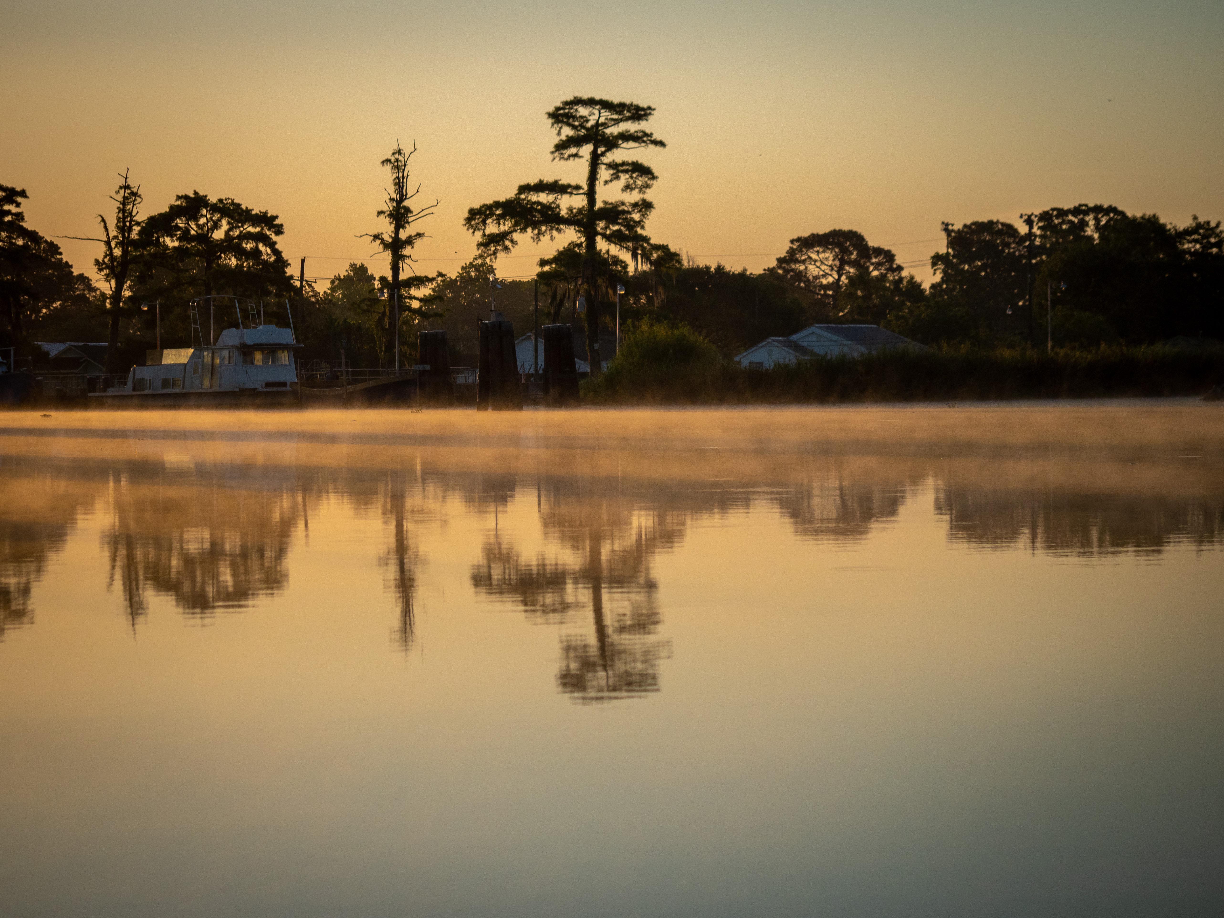 Sunrise at the Westwego Boat Dock r/NewOrleans