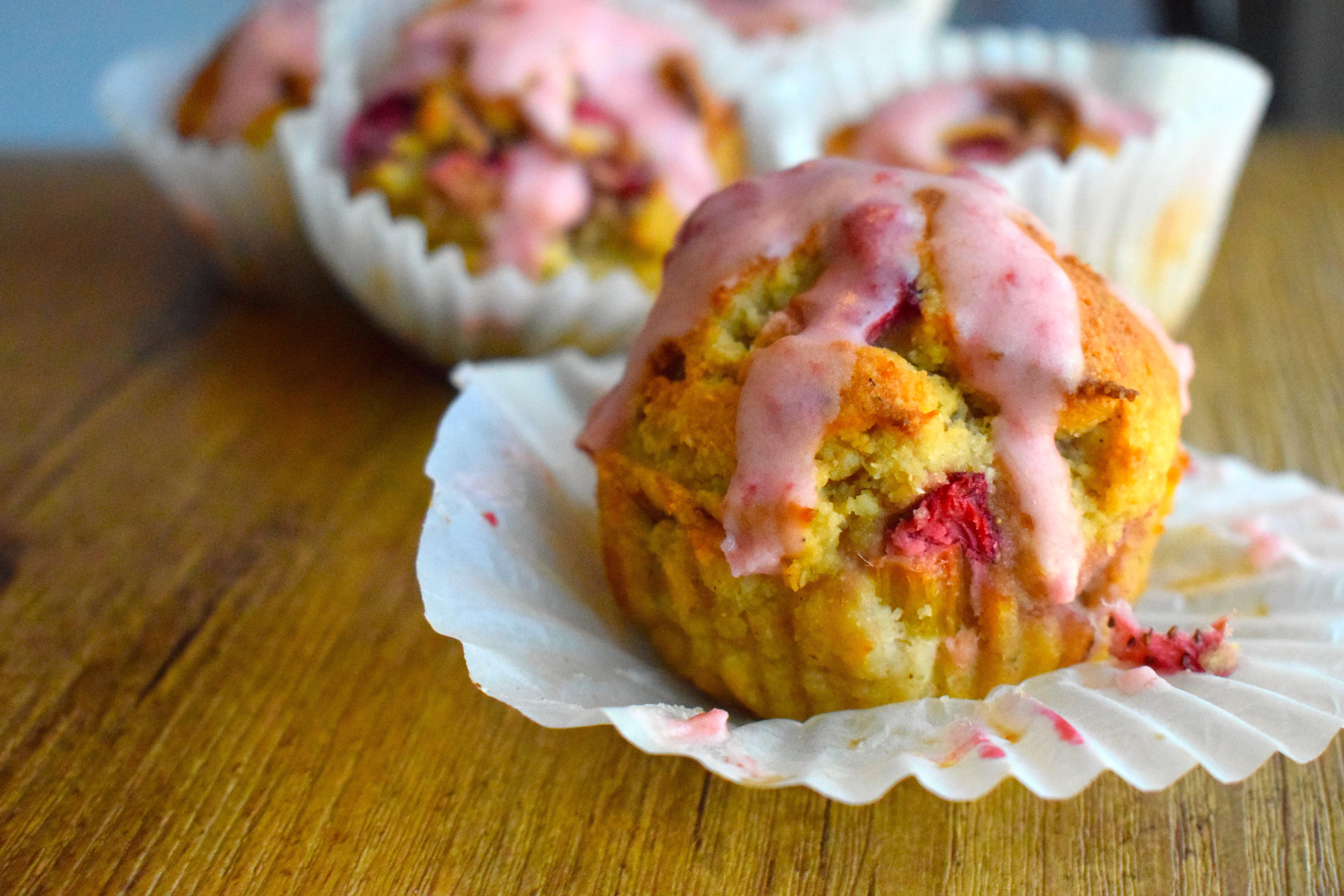 Keto Strawberry Rhubarb Muffins r/ketorecipes