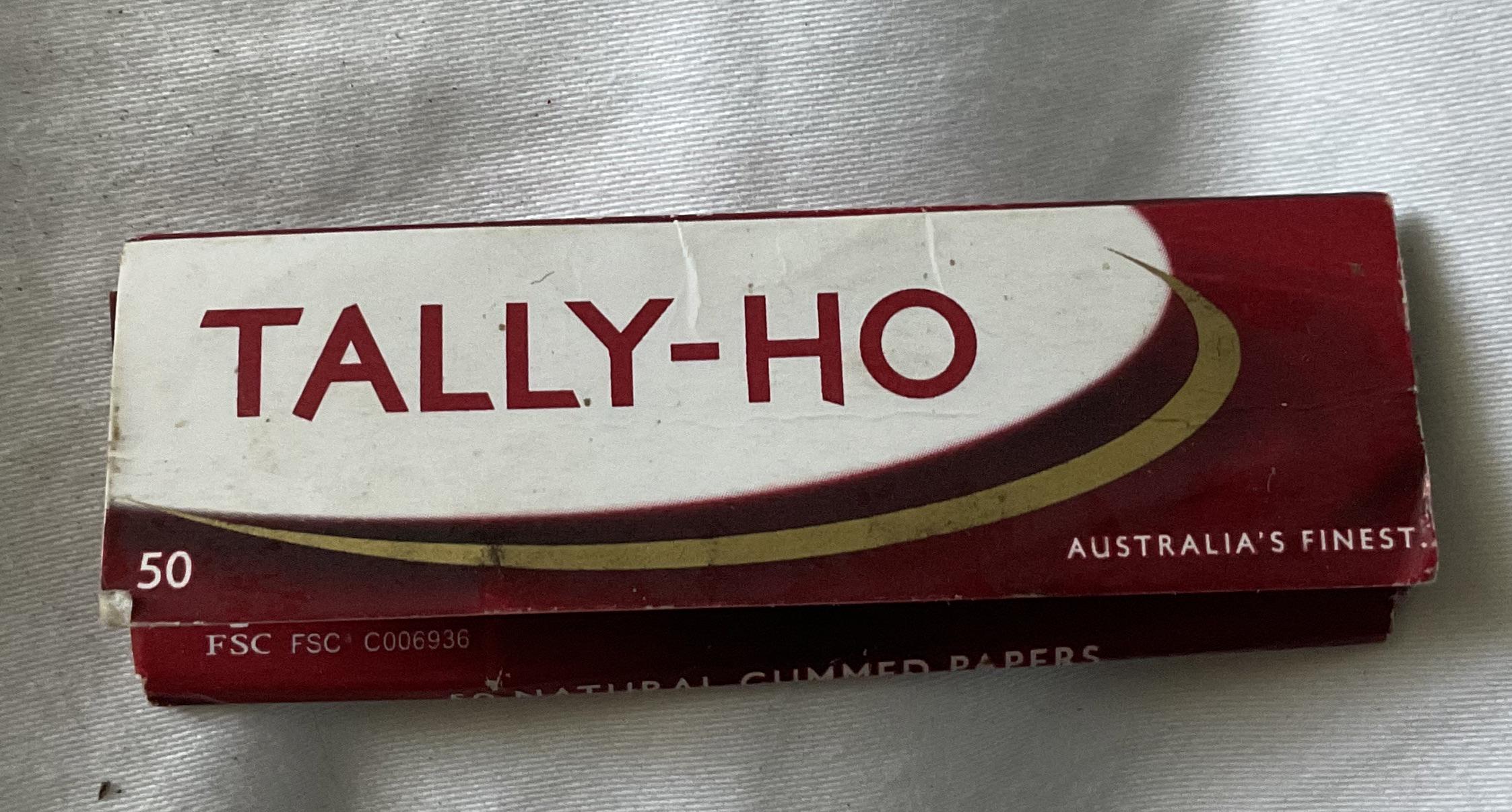 Tobacco rolling papers r/VietNam