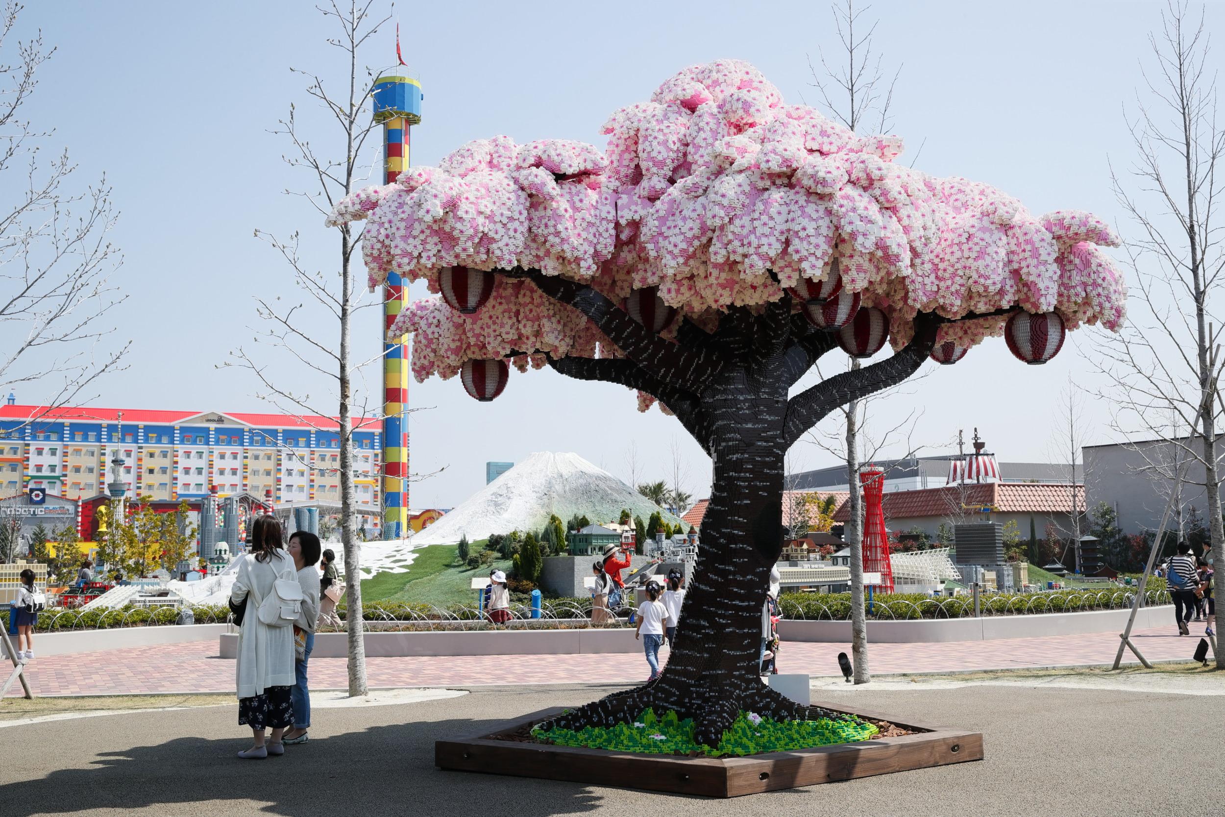 Legoland Japan has set a new Guinness World Records title after