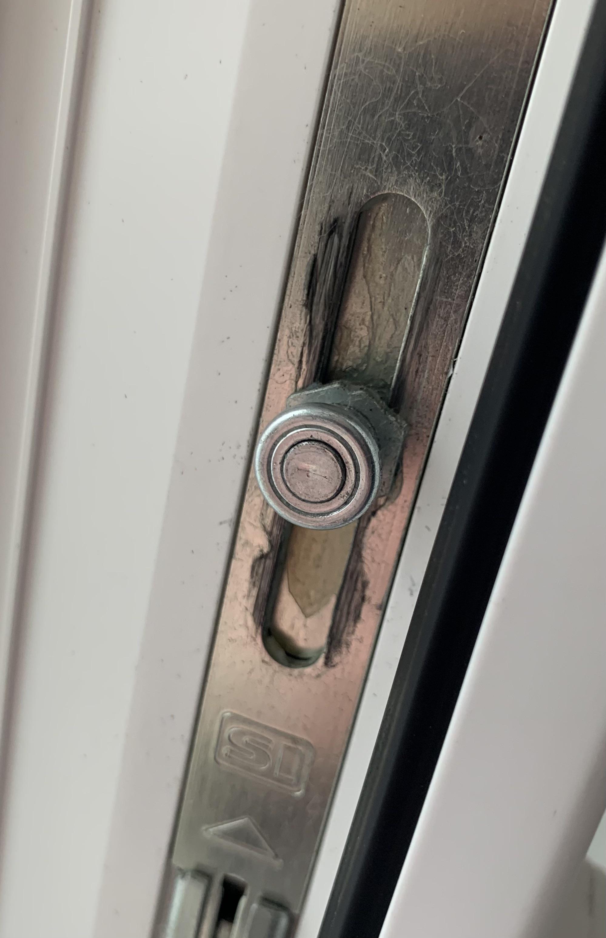 How to make this type fo windows close tighter? r/HomeMaintenance