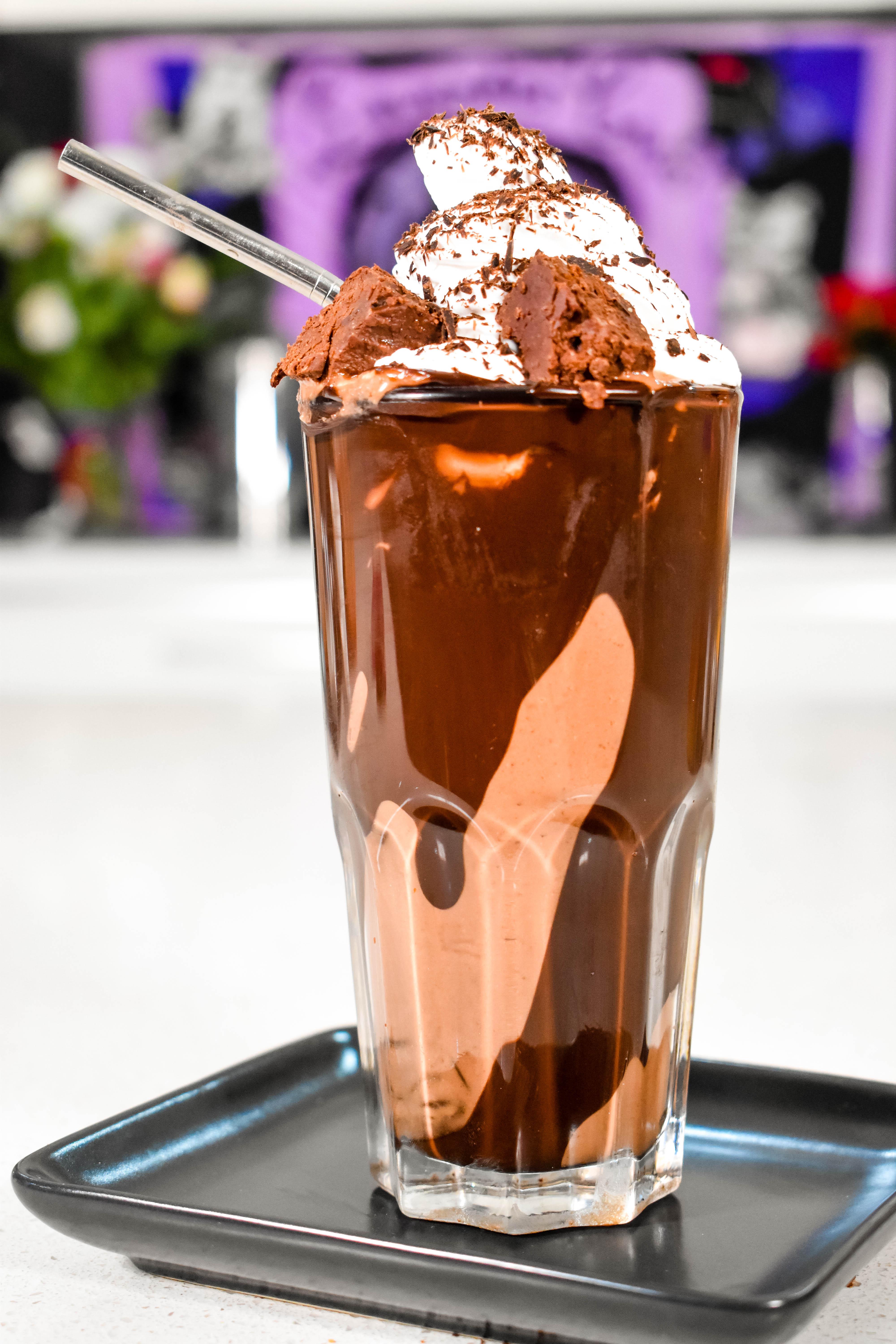 Chocolate Brownie Shake w/ Fudgy Chocolate Brownies! r/veganrecipes