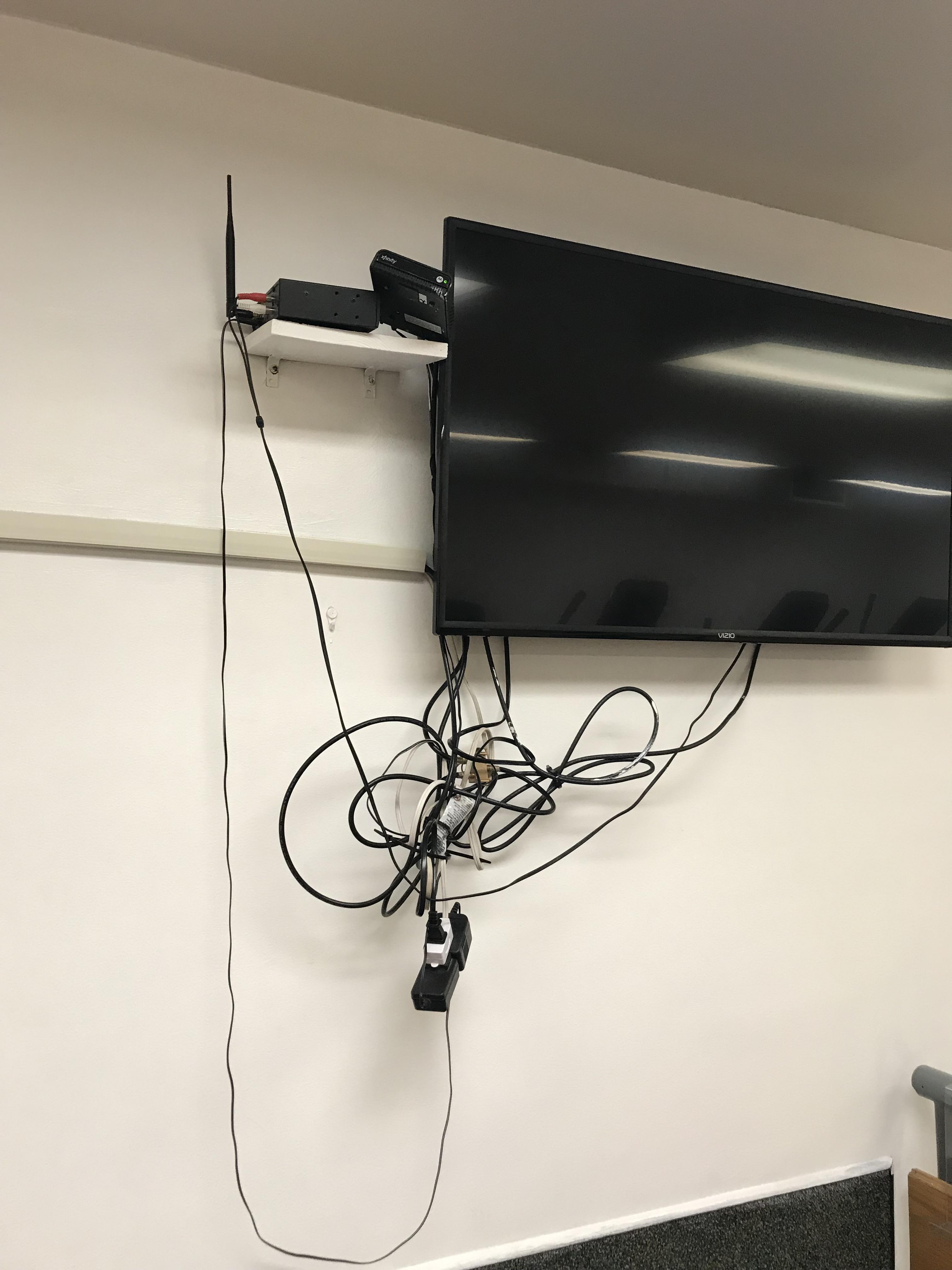 My local gym’s TV setup r/cablefail