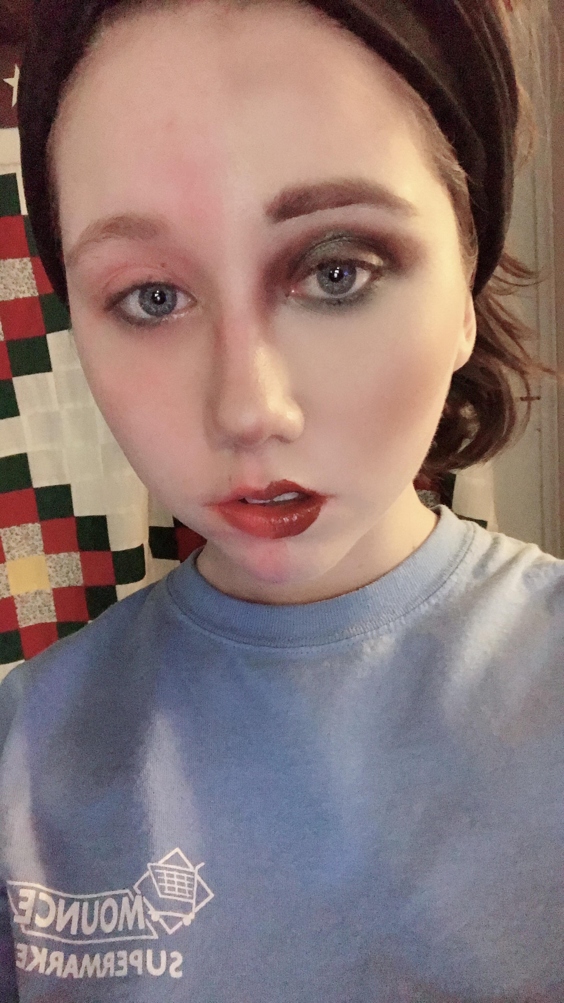 Difference between costume/play makeup and bare face r/MakeupAddiction
