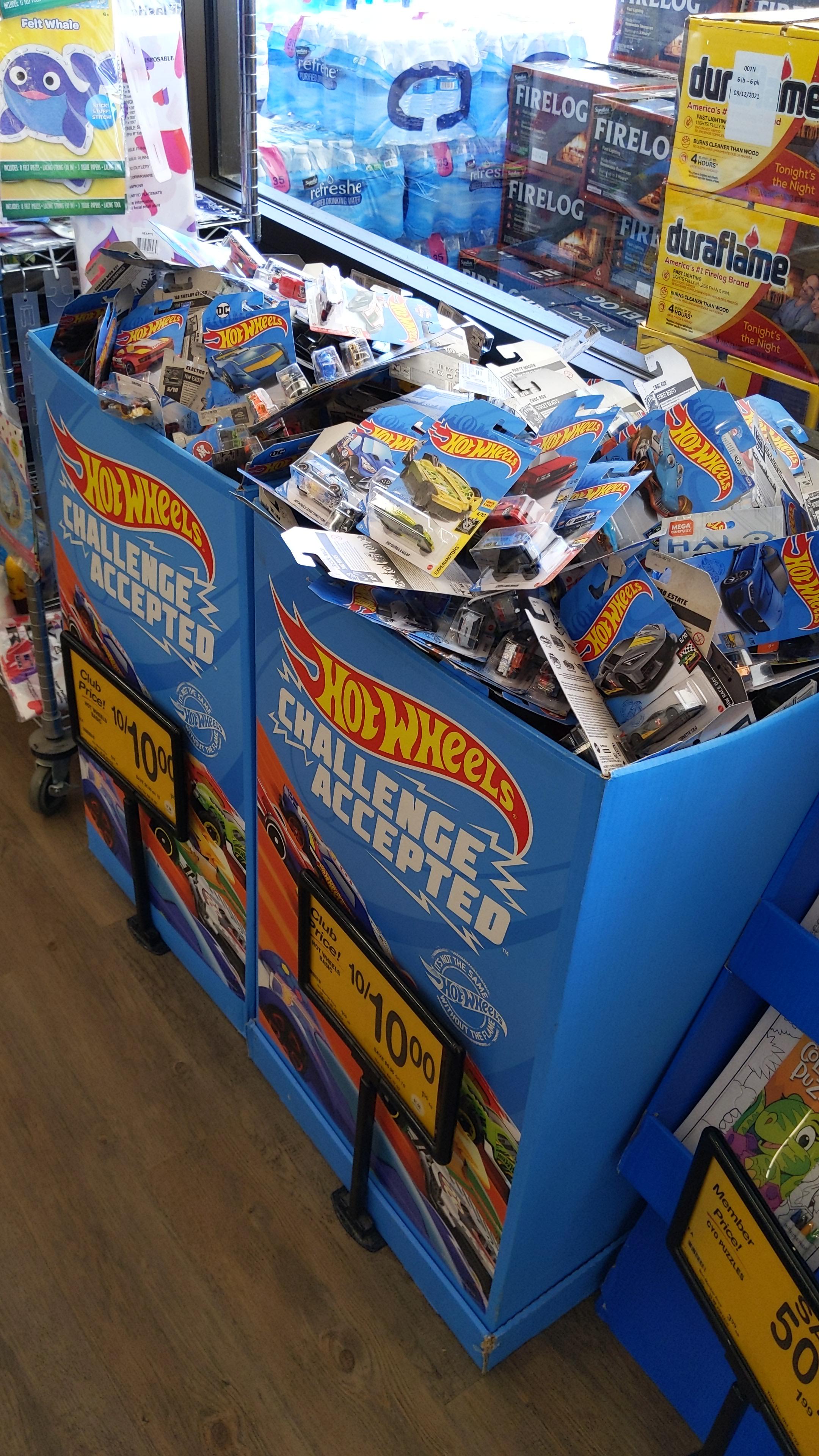 Grocery store near me. has OOOOLLLLDDD cars, and a few new ones. picked