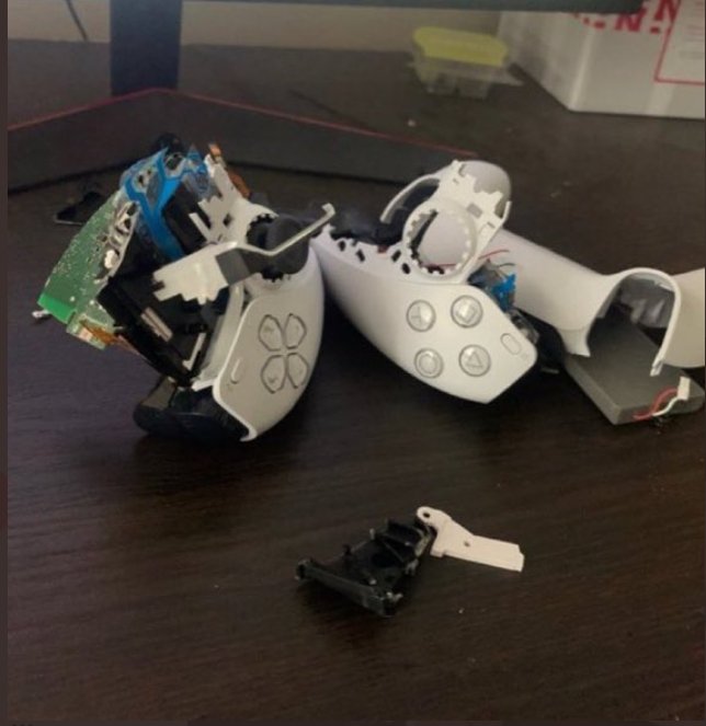 My controller doesn't turn on r/playstation
