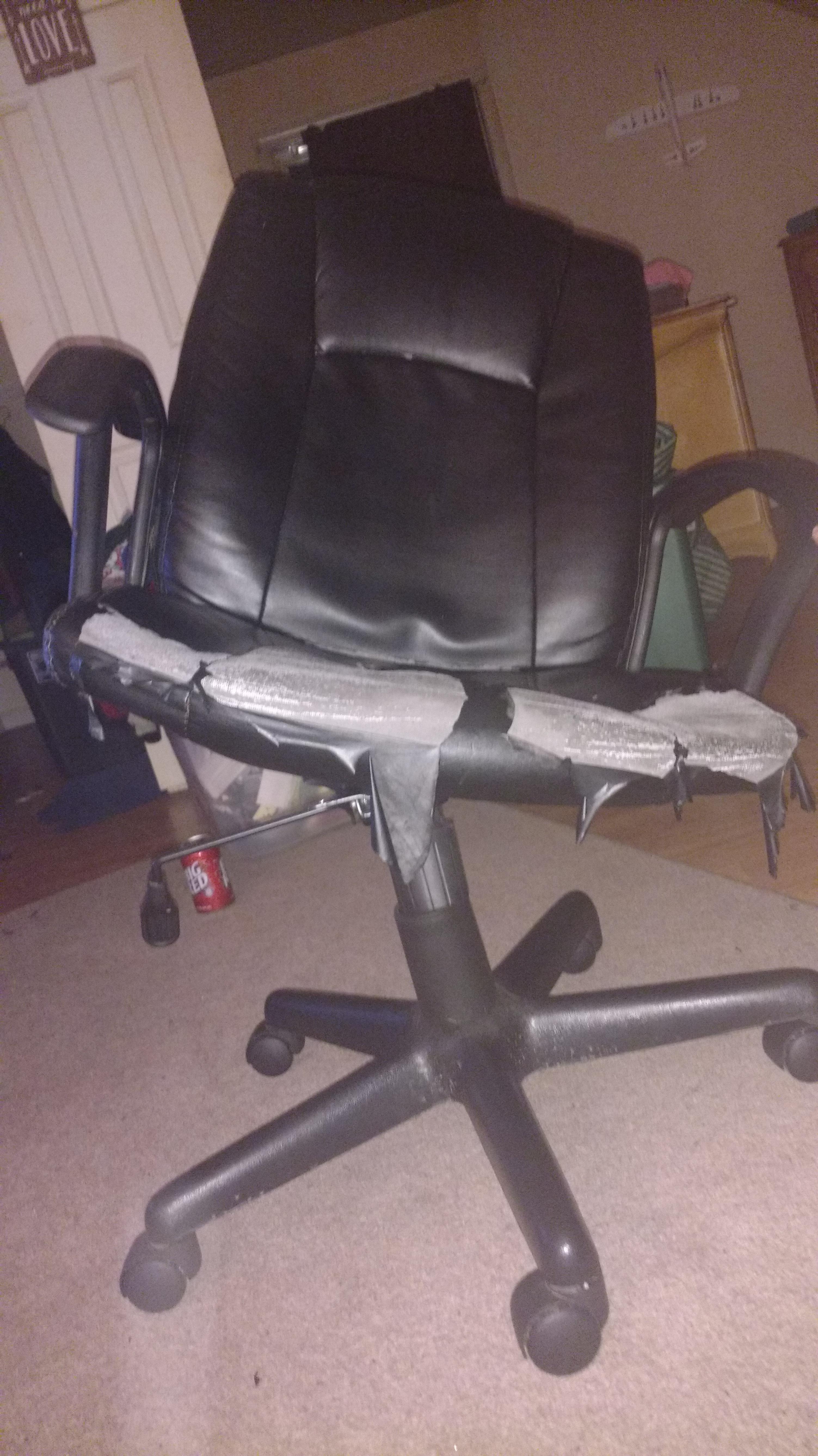 My chair broke r/mildlyinfuriating