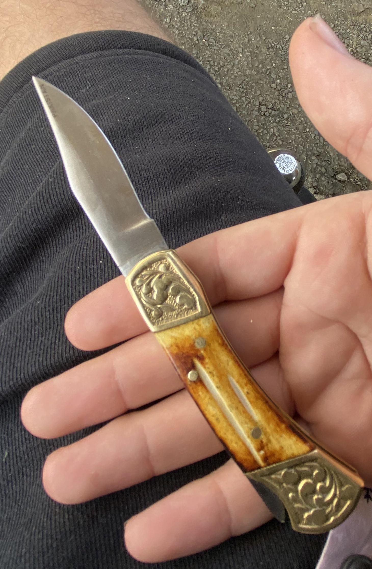 This cool looking pocket knife knives