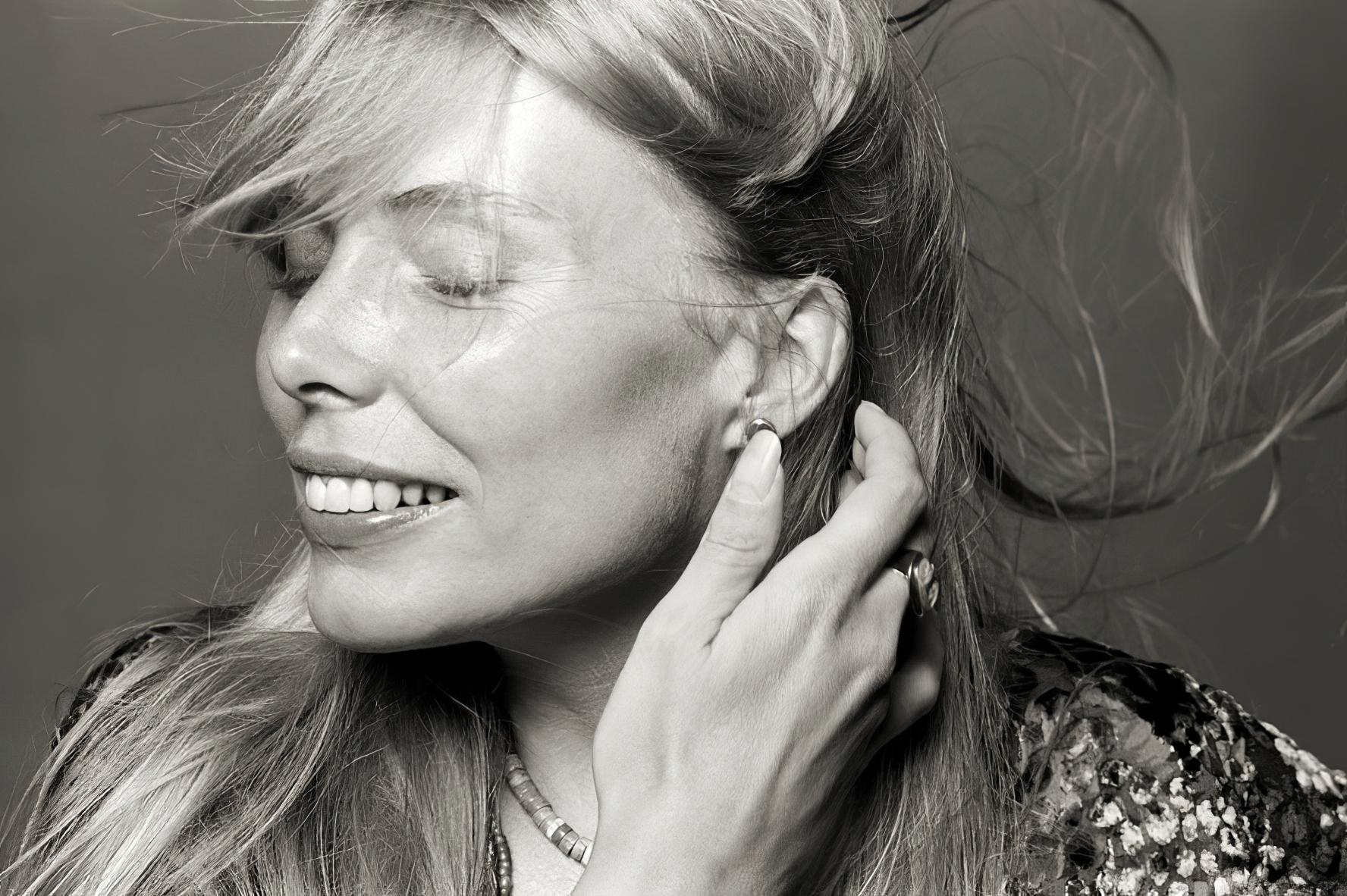 🔞Joni 1972 (by Norman Seeff) of Joni Mitchell NUDE | | CelebrityNakeds.com