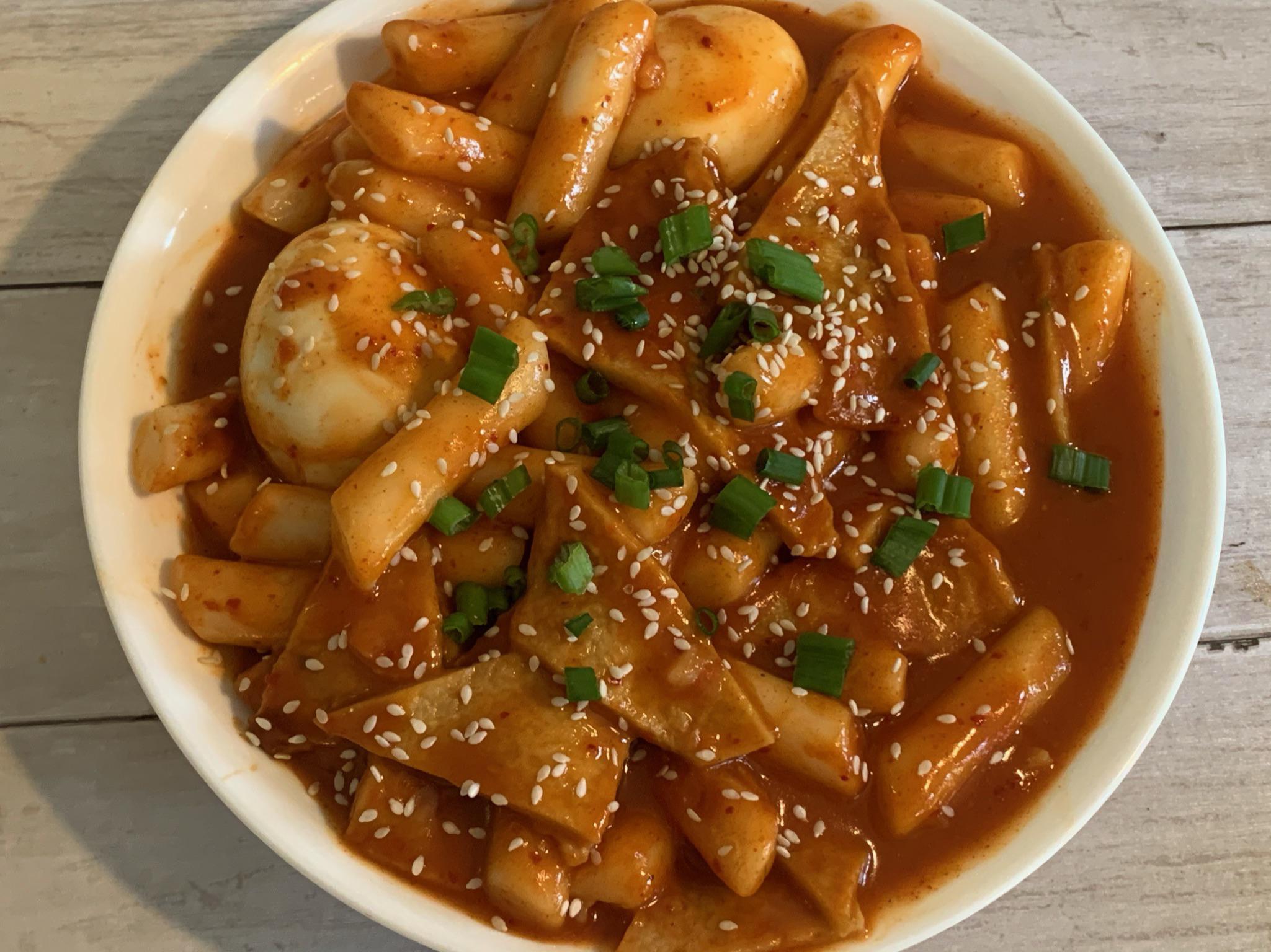 Tteokbokki (Spicy Korean Rice Cakes) r/spicy