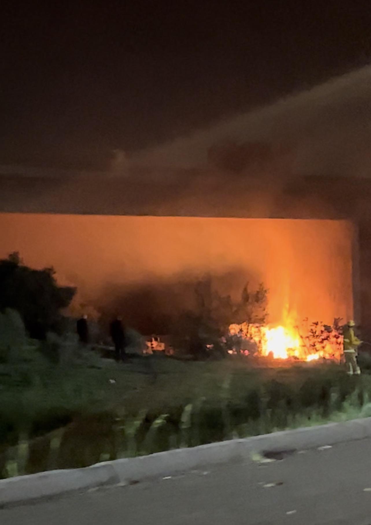 Fire under 210 in Shadow Hills r/LosAngeles