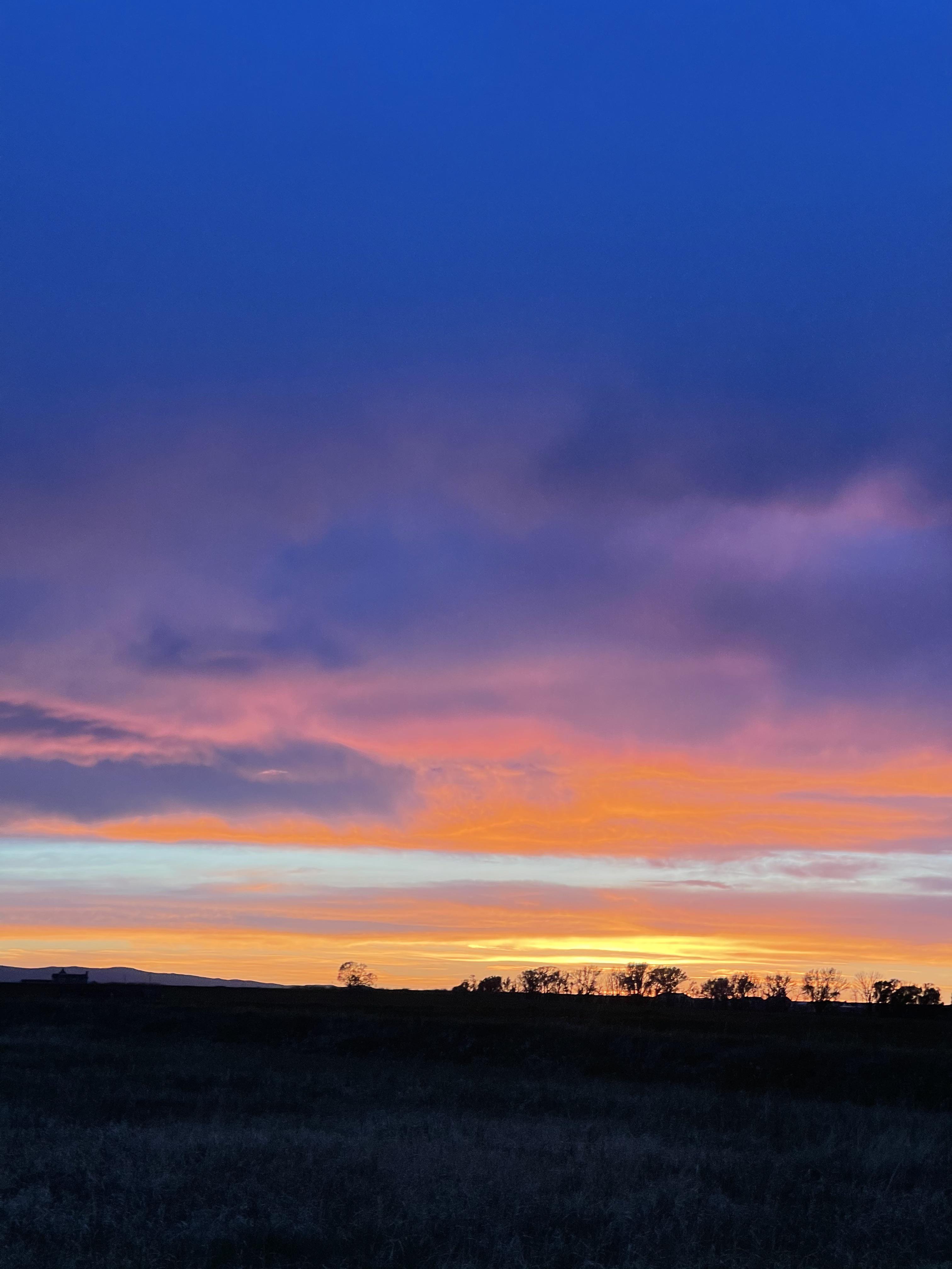sunset at the Laramie Petro this evening r/Truckers