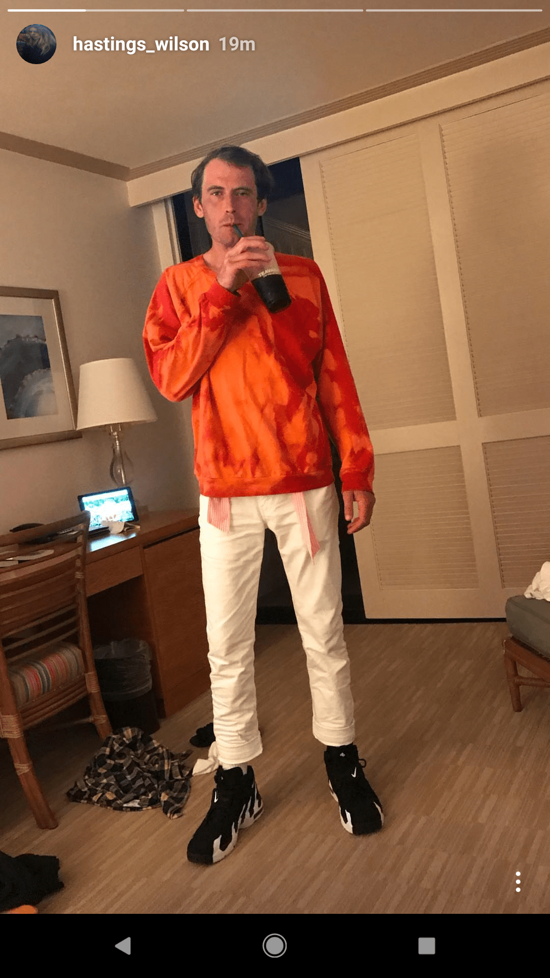 Zacher flexin on em deathgrips