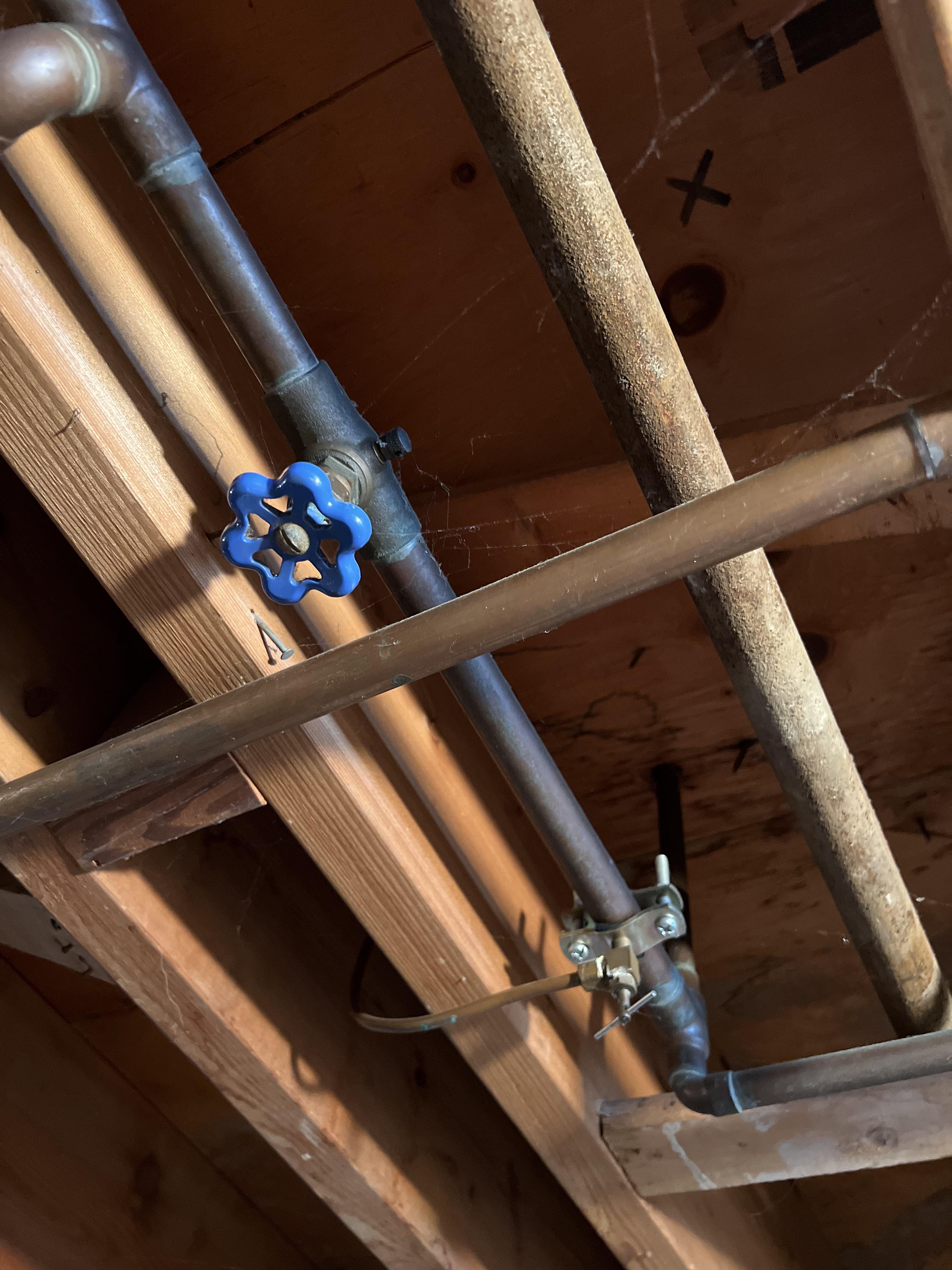 Are one of these the shut off valve for the refrigerator water? : r