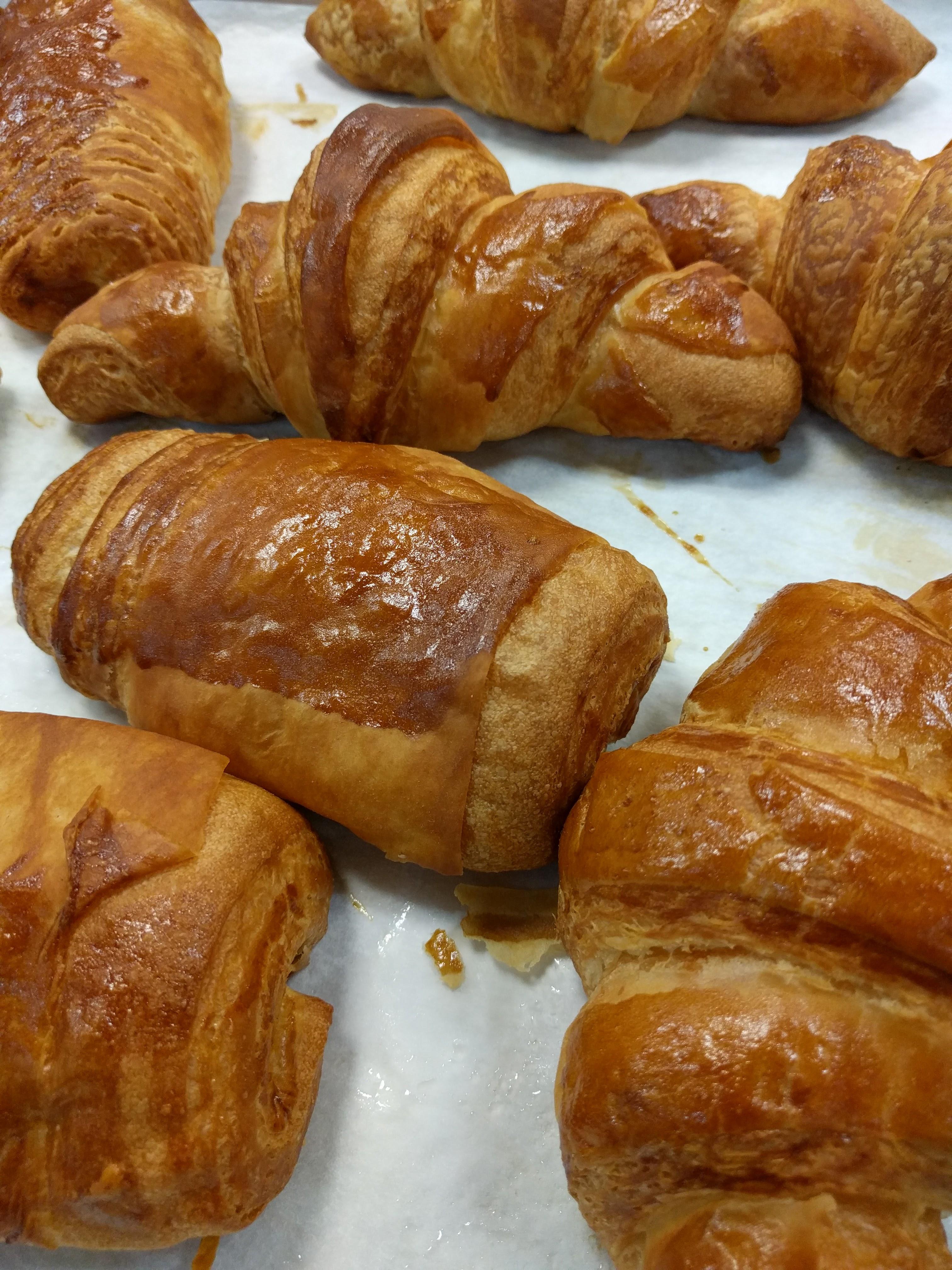 My first time using yeast! Croissants and pan au chocolat. r/Baking