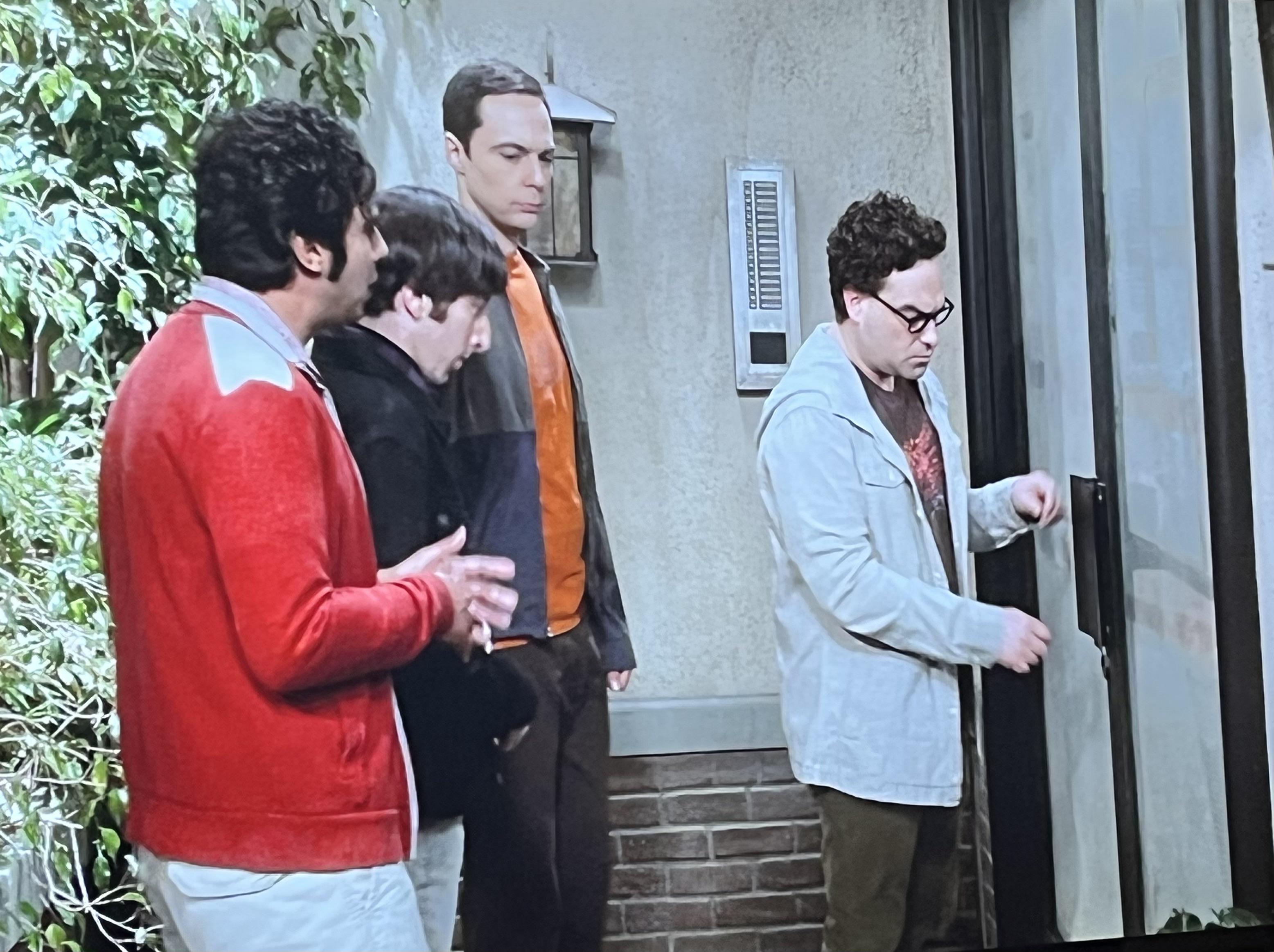 Doing a rewatch and I only just noticed this (season 11 ep 20) The