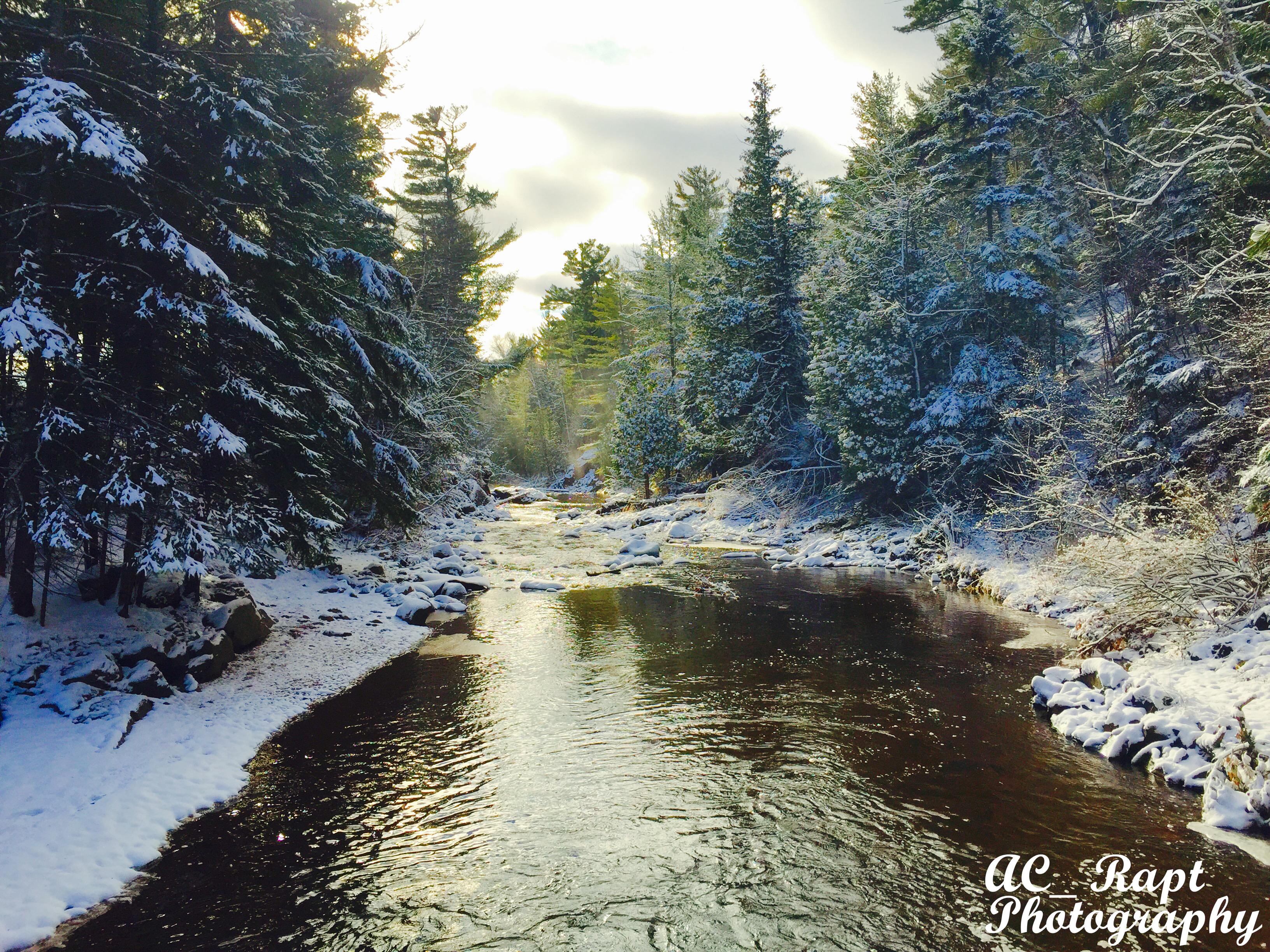 Duluth, MN After First Snowfall of the Year (3264x2448) [OC] r/EarthPorn