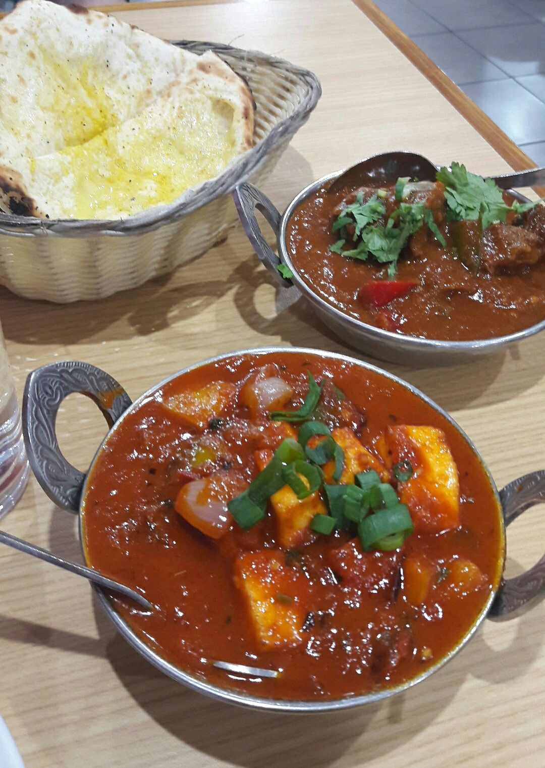 [I ate] Goat curry, Kadai paneer & garlic cheese naan r/food