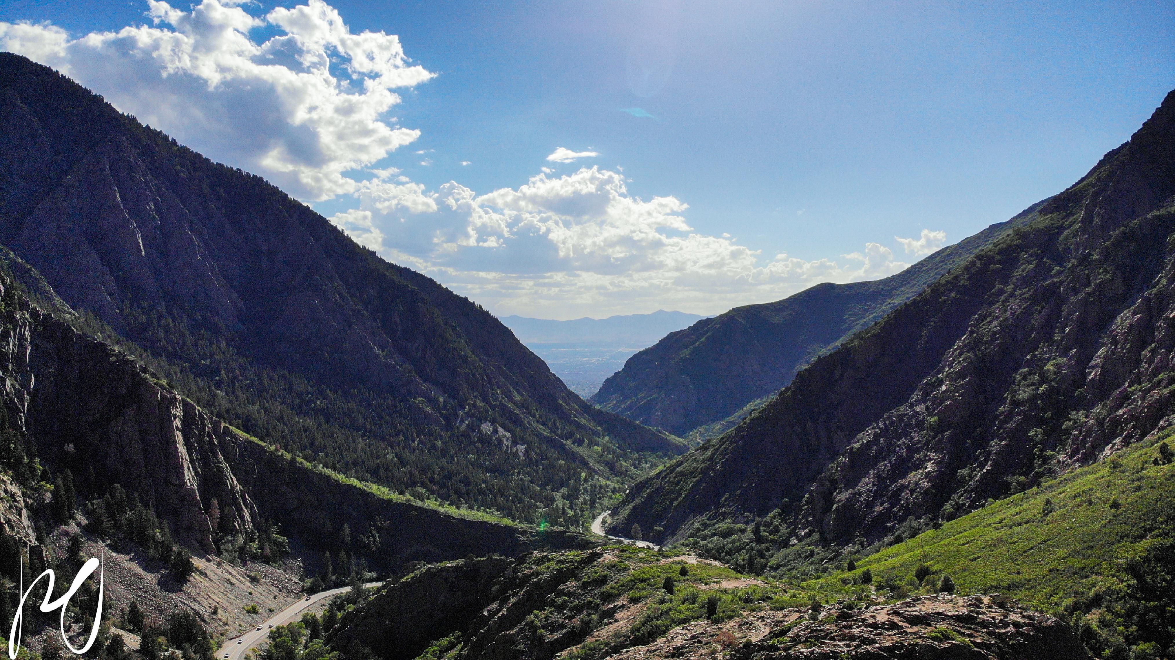 Looking out Cottonwood Canyon r/Utah