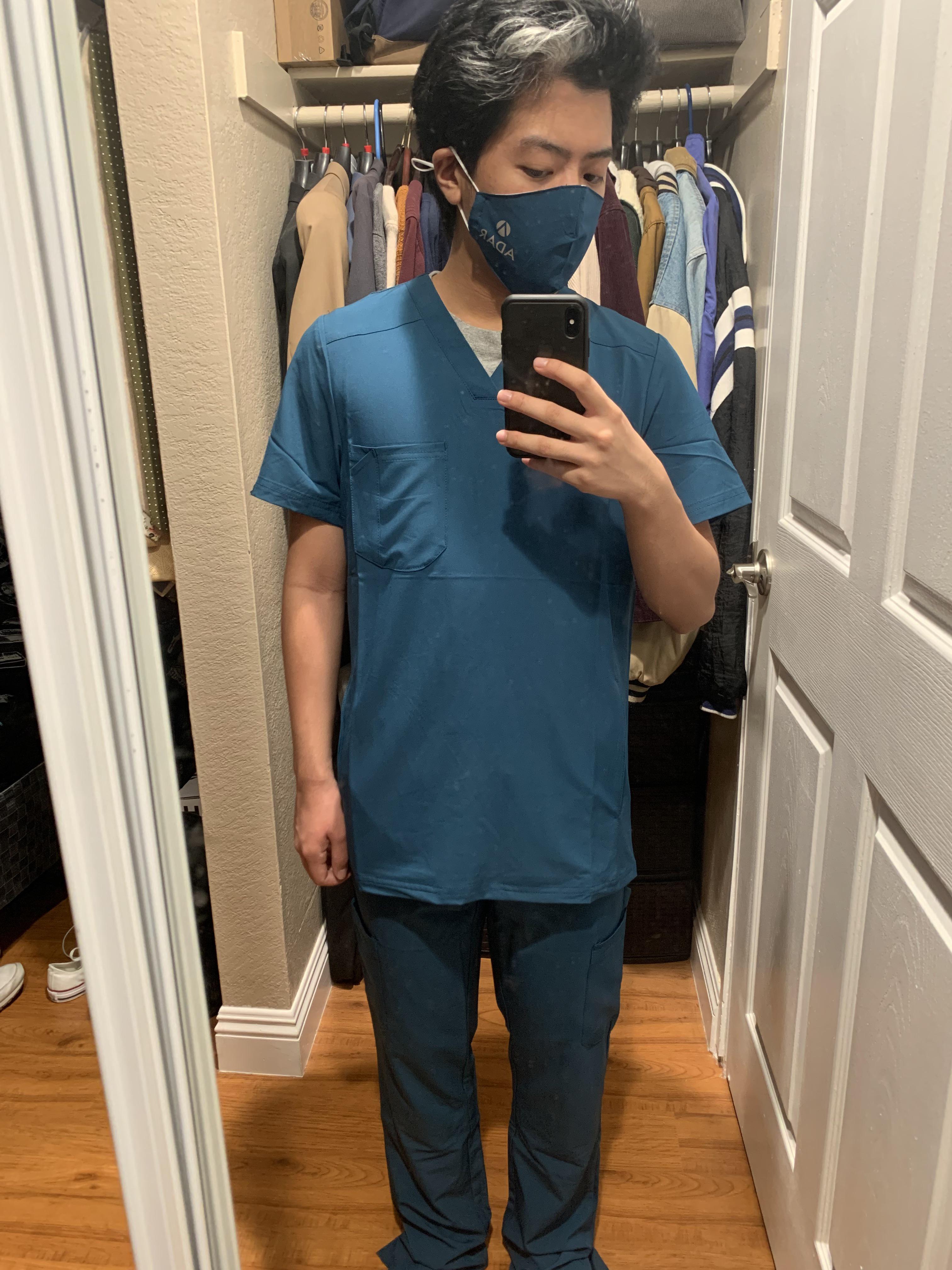 Finally found decent fitting scrubs (5’2 120lb) r/ftm