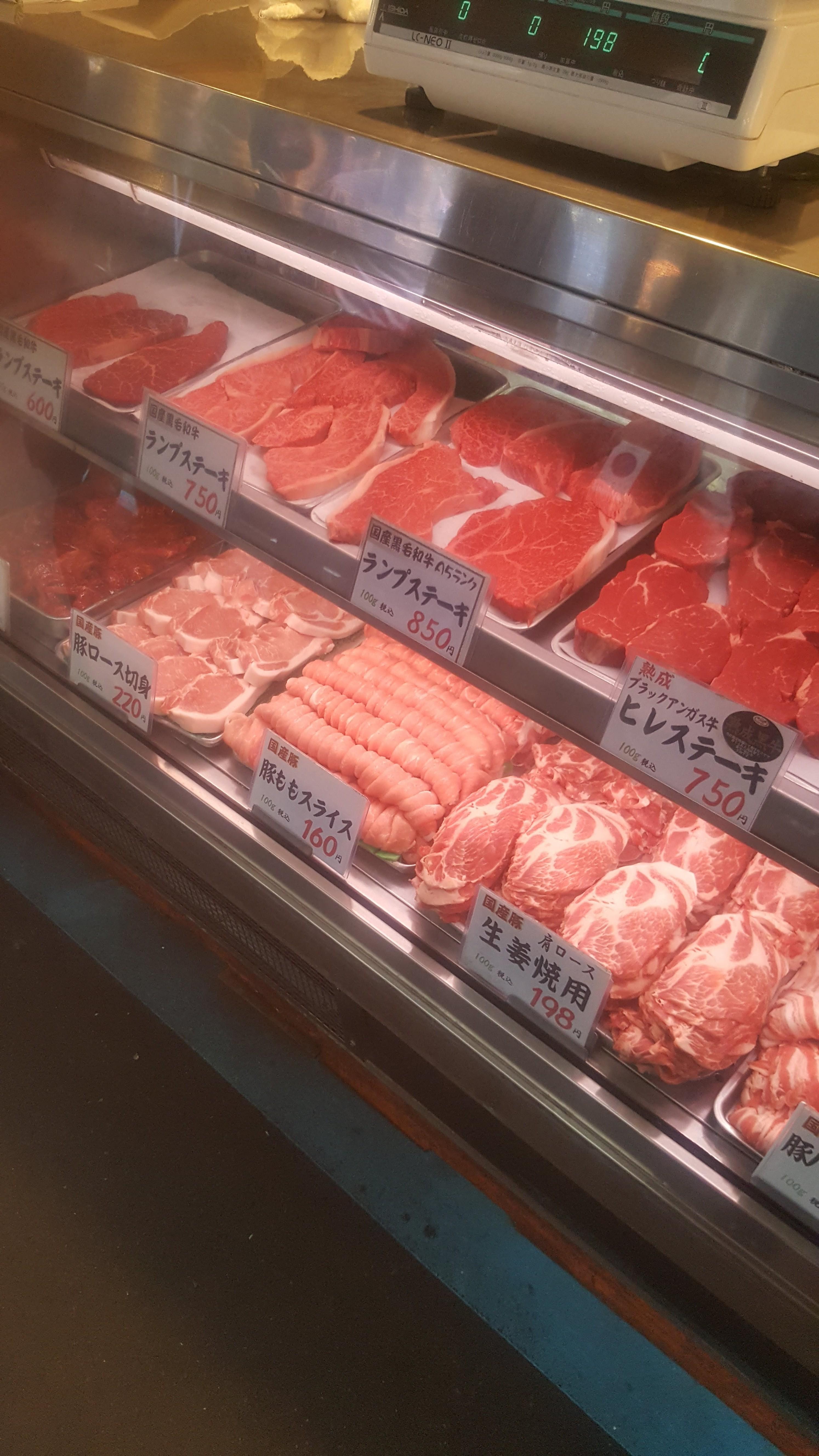 Waygu beef on sale in Tokyo Market r/steak