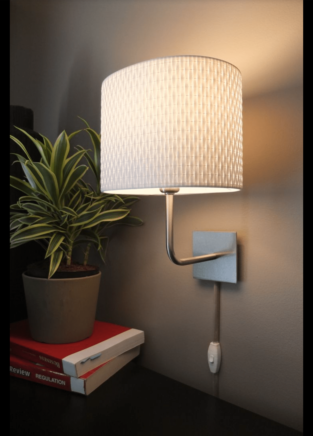 Trying to find name of this lamp so that I can see if it's possible to