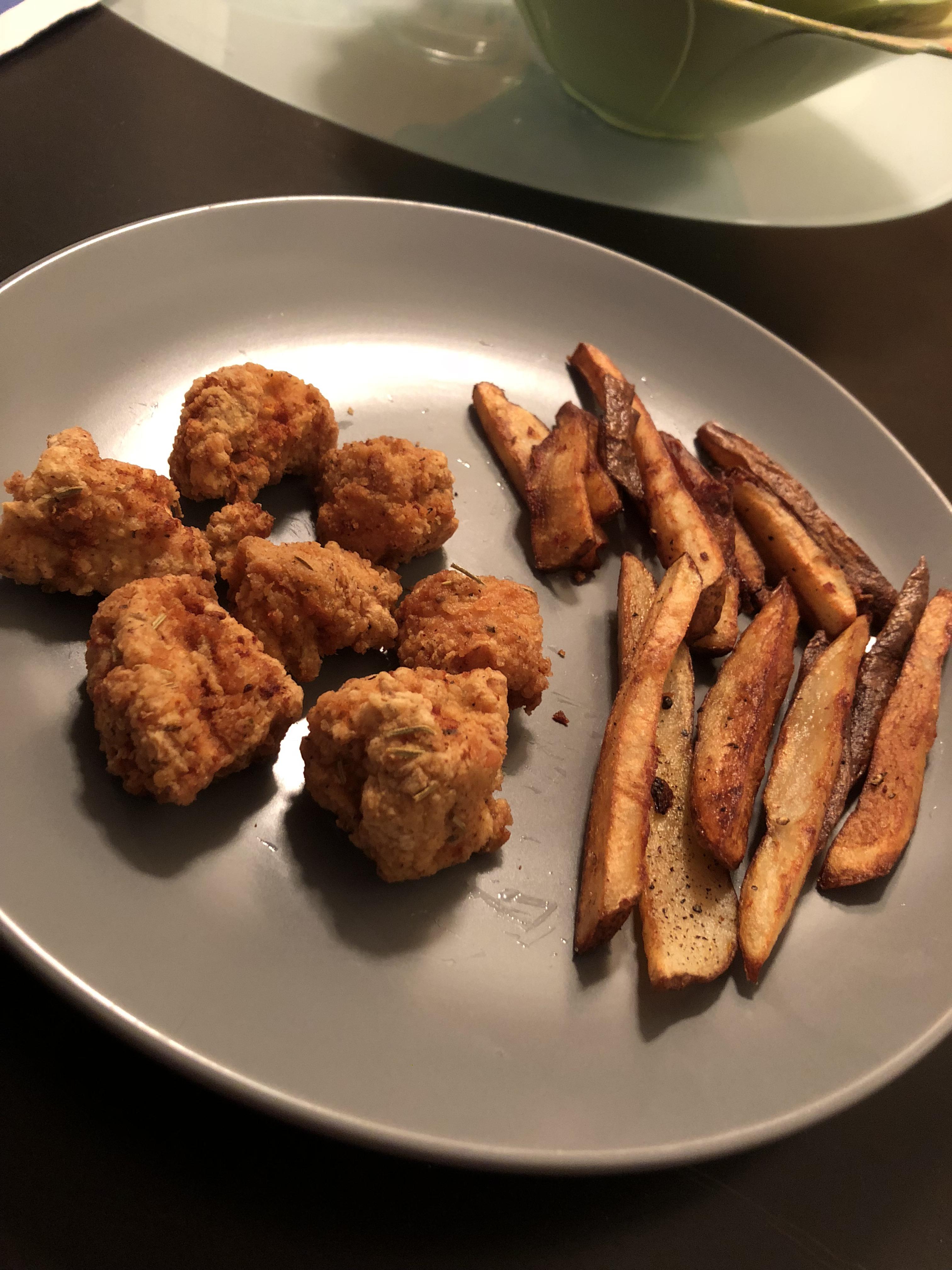 [Homemade] Chicken nuggets and fries! r/food