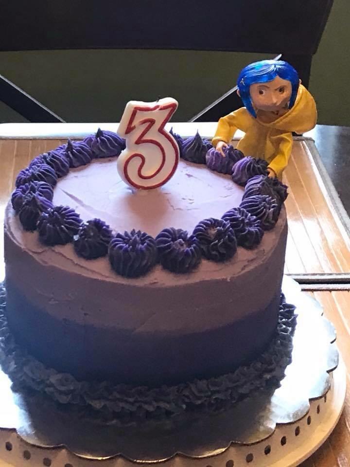 Coraline cake! I made it for my 3 yo Birthday Party ! CAKEWIN