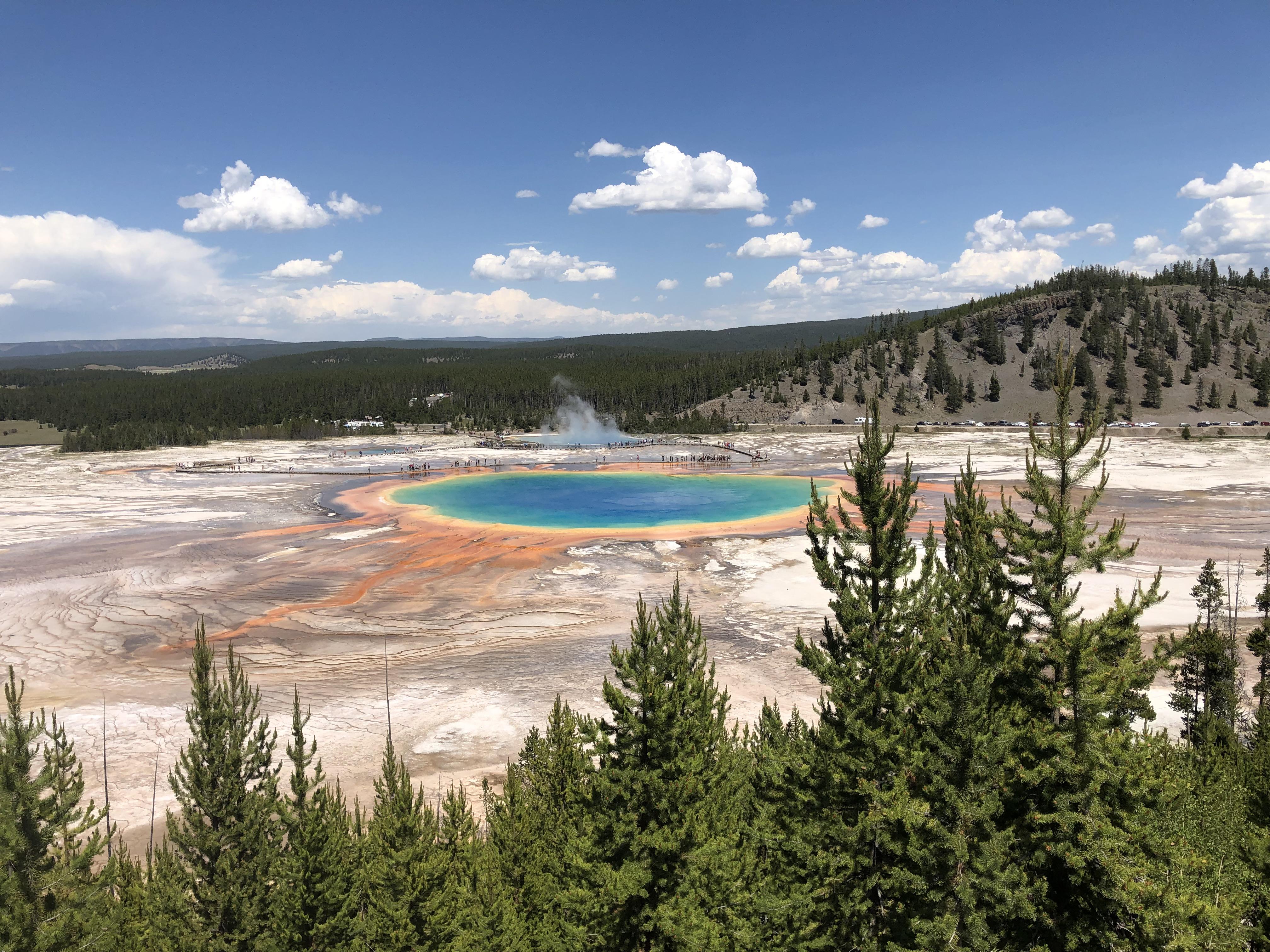 Yellowstone Hot Springs r/Outdoors
