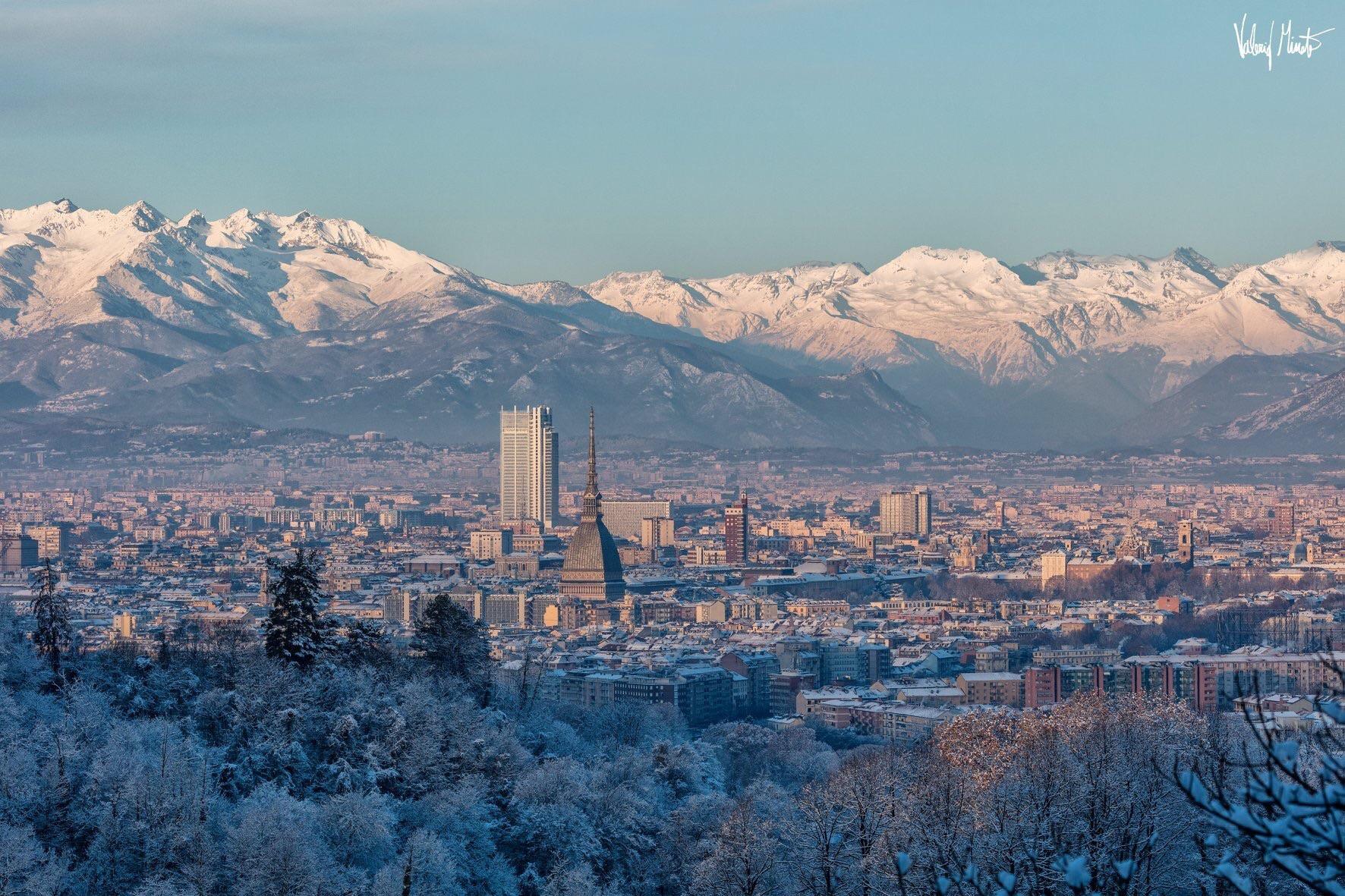 Beautiful Denver skyline with the snow on the mountains! r