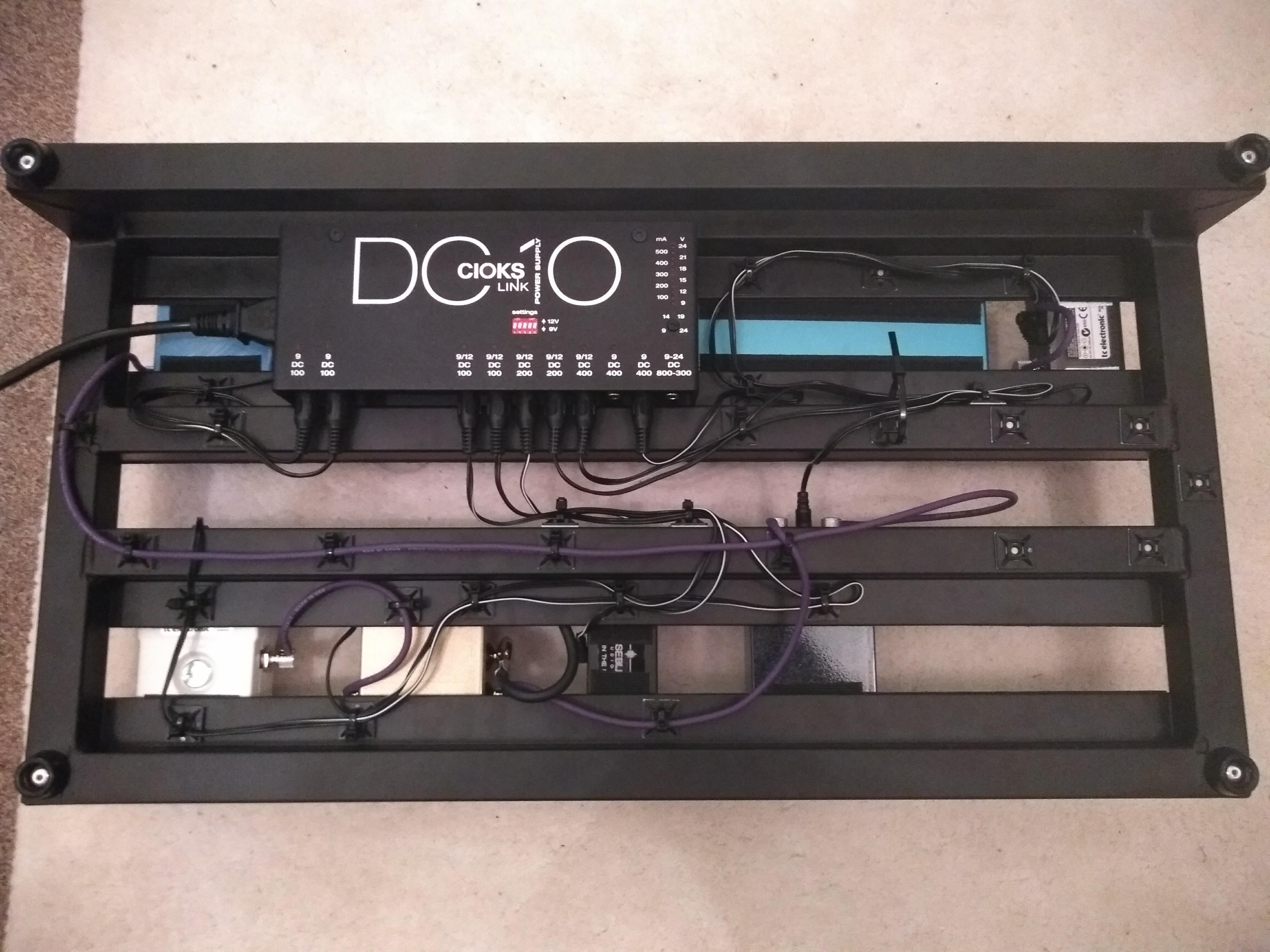 Cable management progress... So satisfying. r/guitarpedals