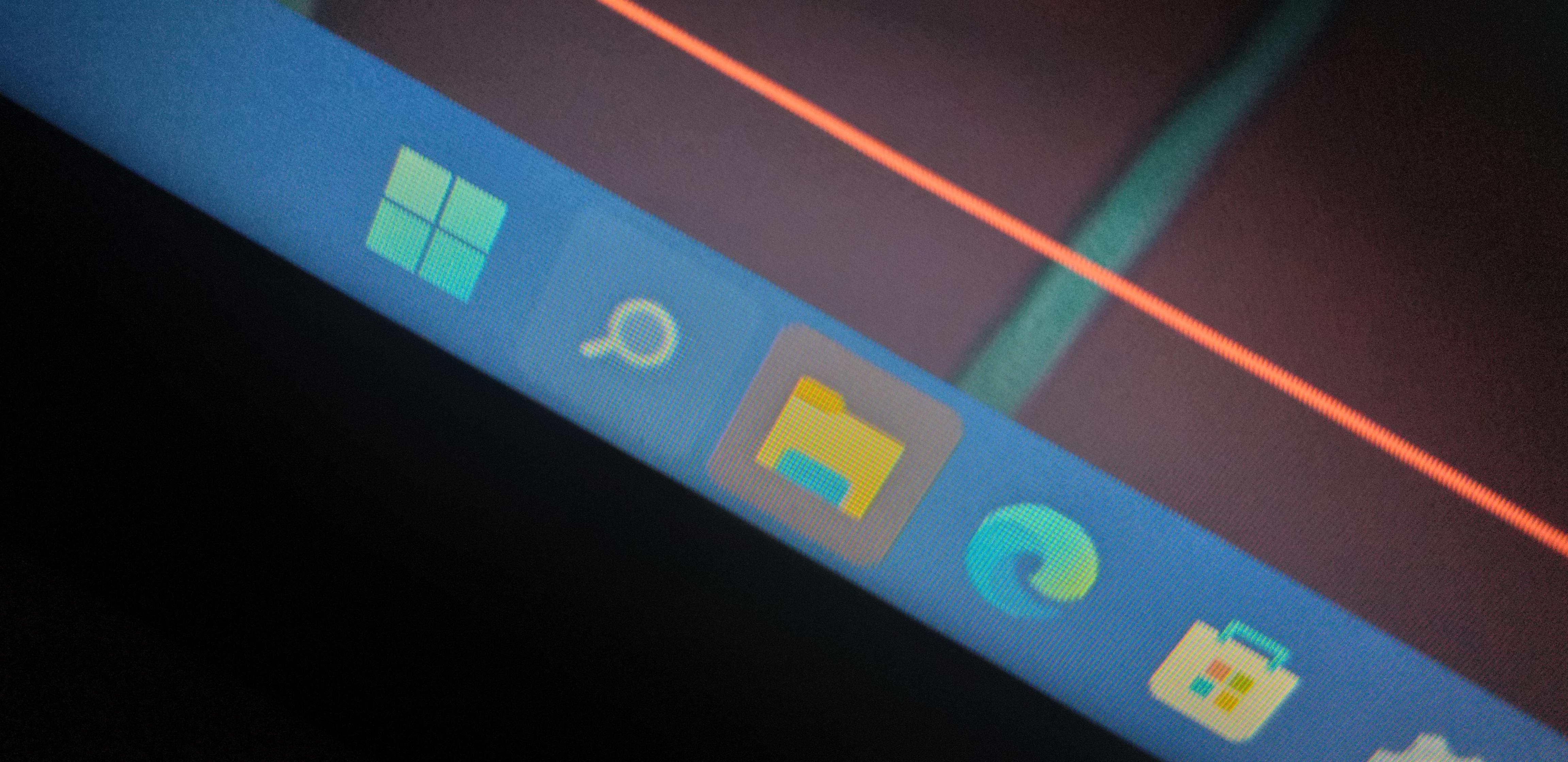 Windows 11 Windows 11 red background taskbar Những tính năng mới nhất